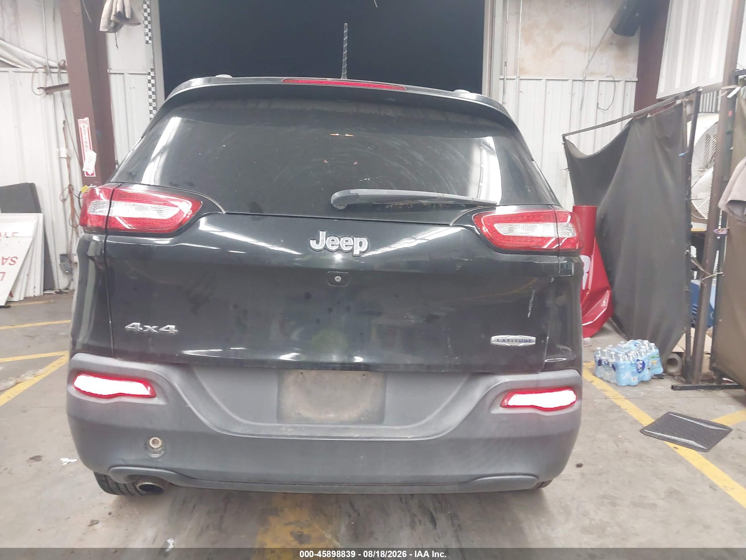 2015 Jeep Cherokee Latitude Черный vin: 1C4PJMCB4FW772099
