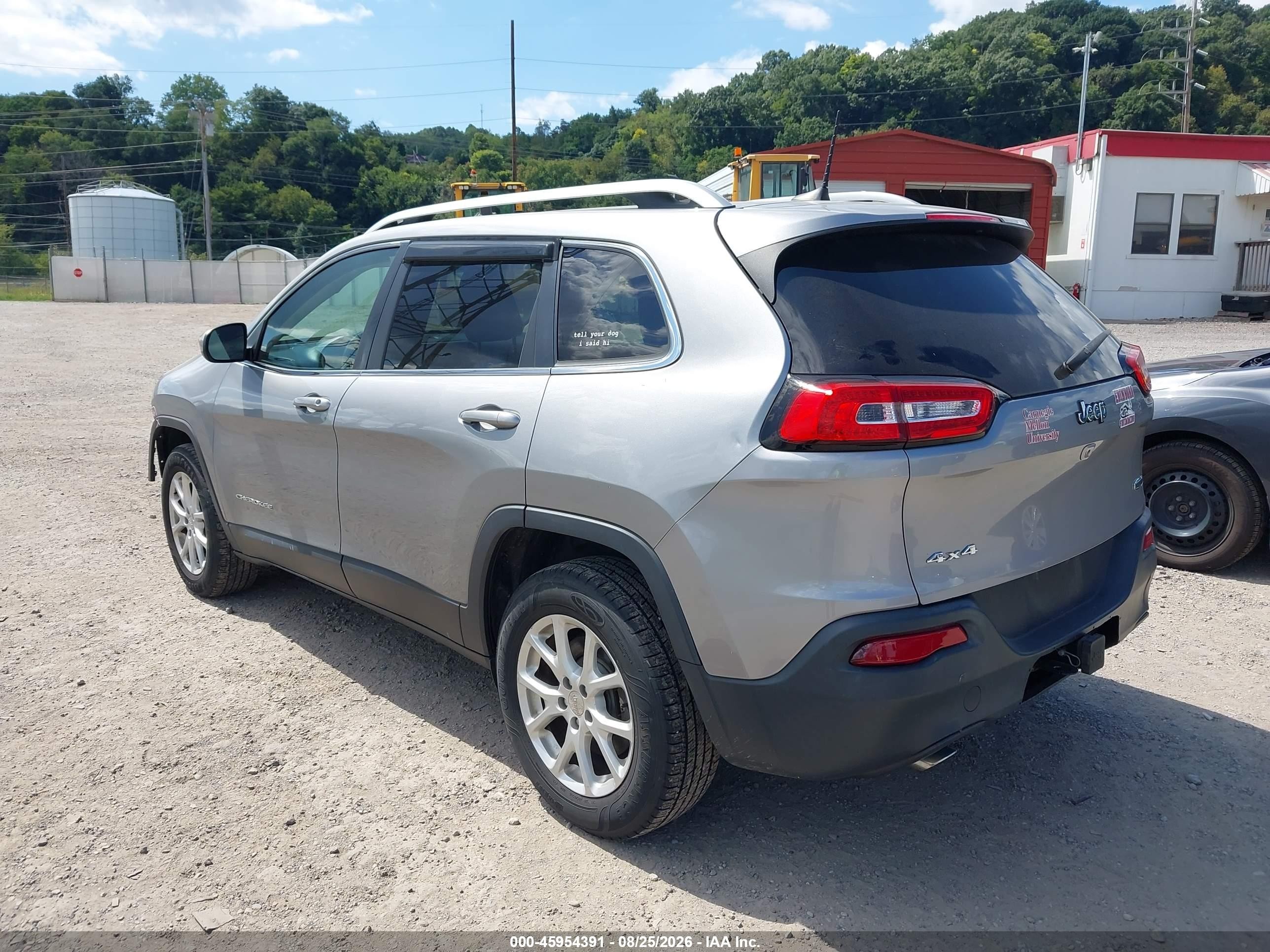 2016 Jeep Cherokee Latitude Silver vin: 1C4PJMCB4GW218661