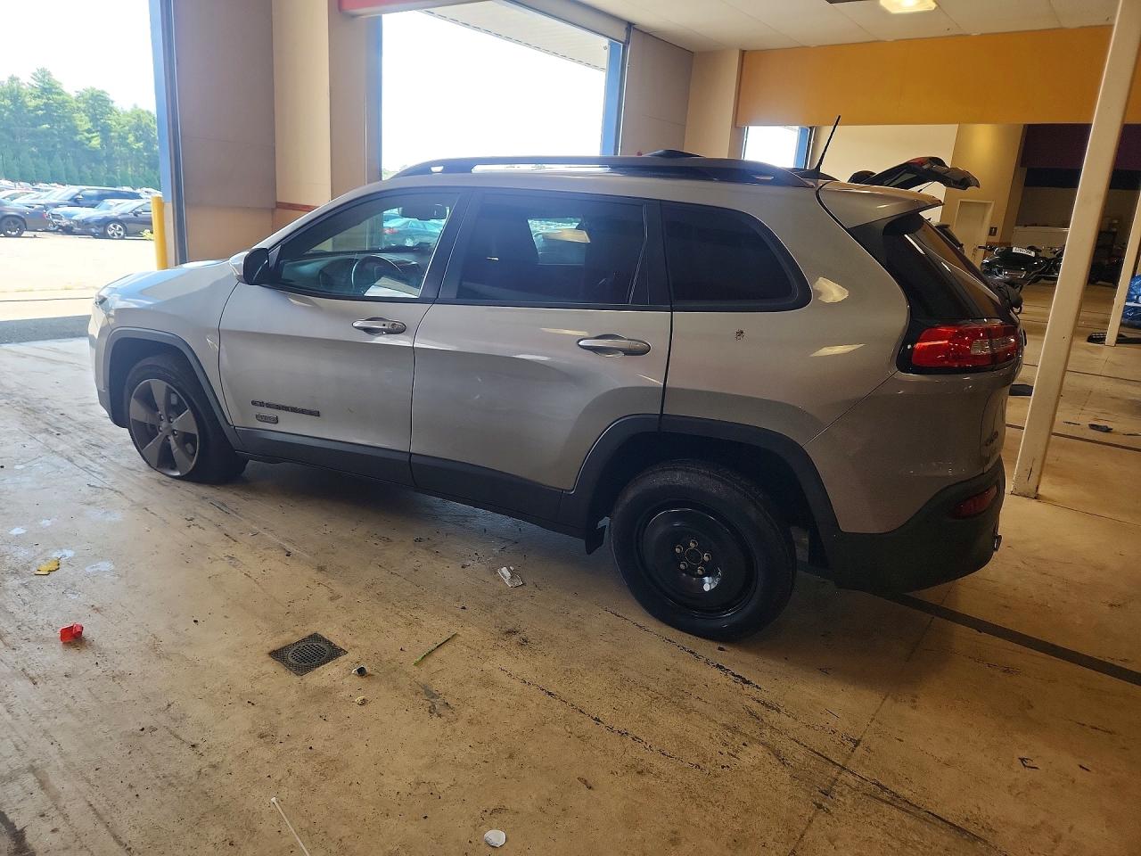 2016 Jeep Cherokee Latitude Gray vin: 1C4PJMCB4GW300244