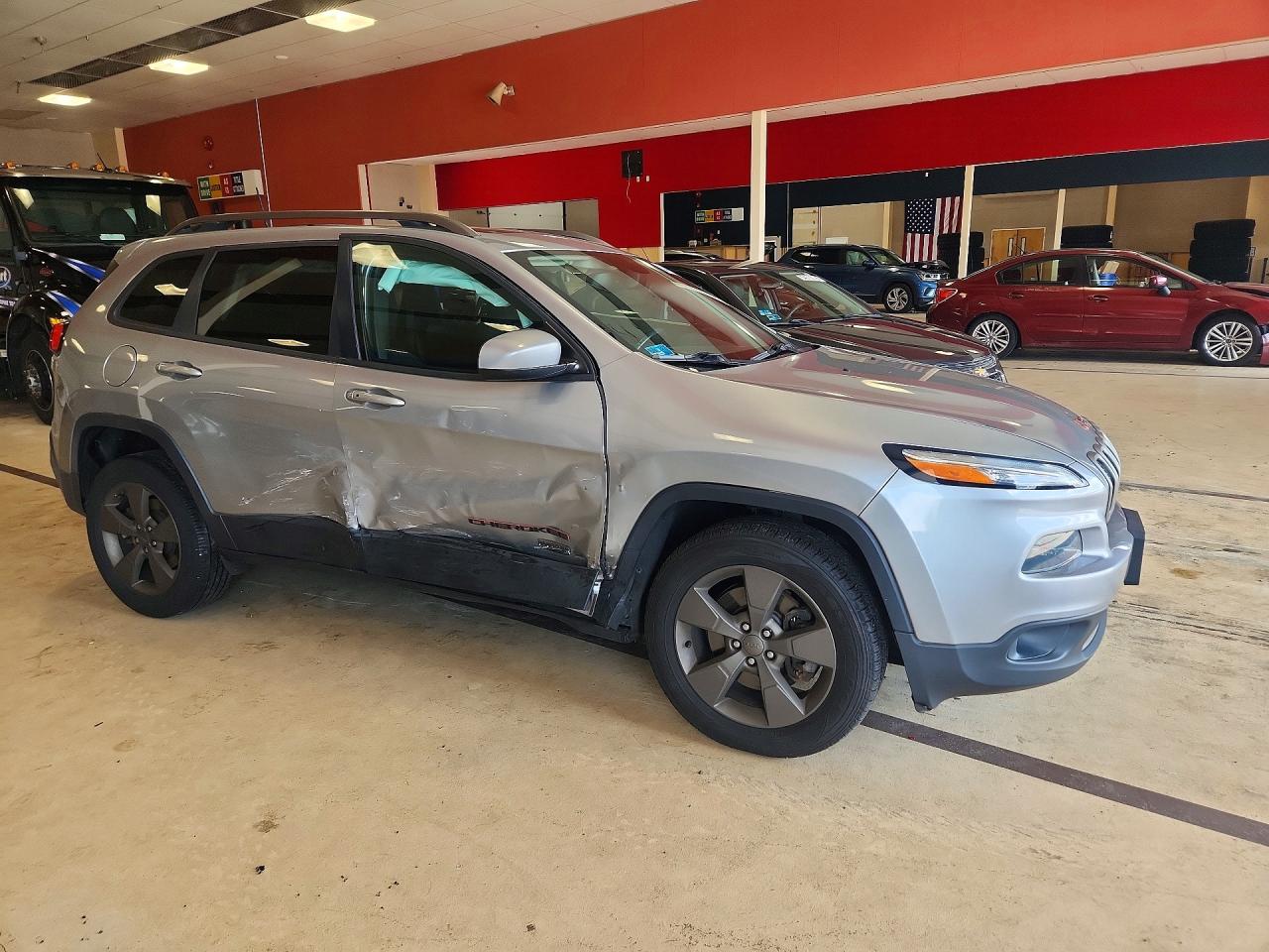 2016 Jeep Cherokee Latitude Gray vin: 1C4PJMCB4GW300244