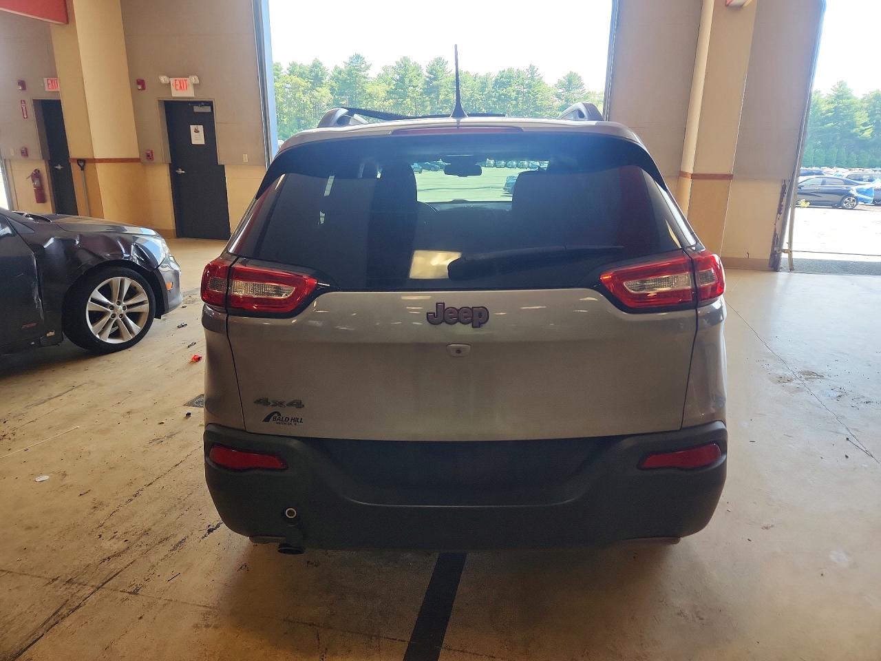 2016 Jeep Cherokee Latitude Gray vin: 1C4PJMCB4GW300244