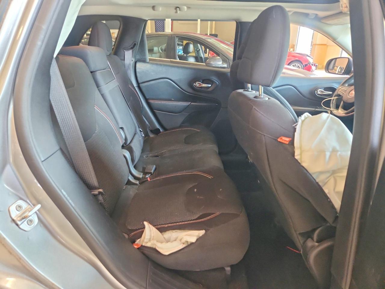 2016 Jeep Cherokee Latitude Gray vin: 1C4PJMCB4GW300244