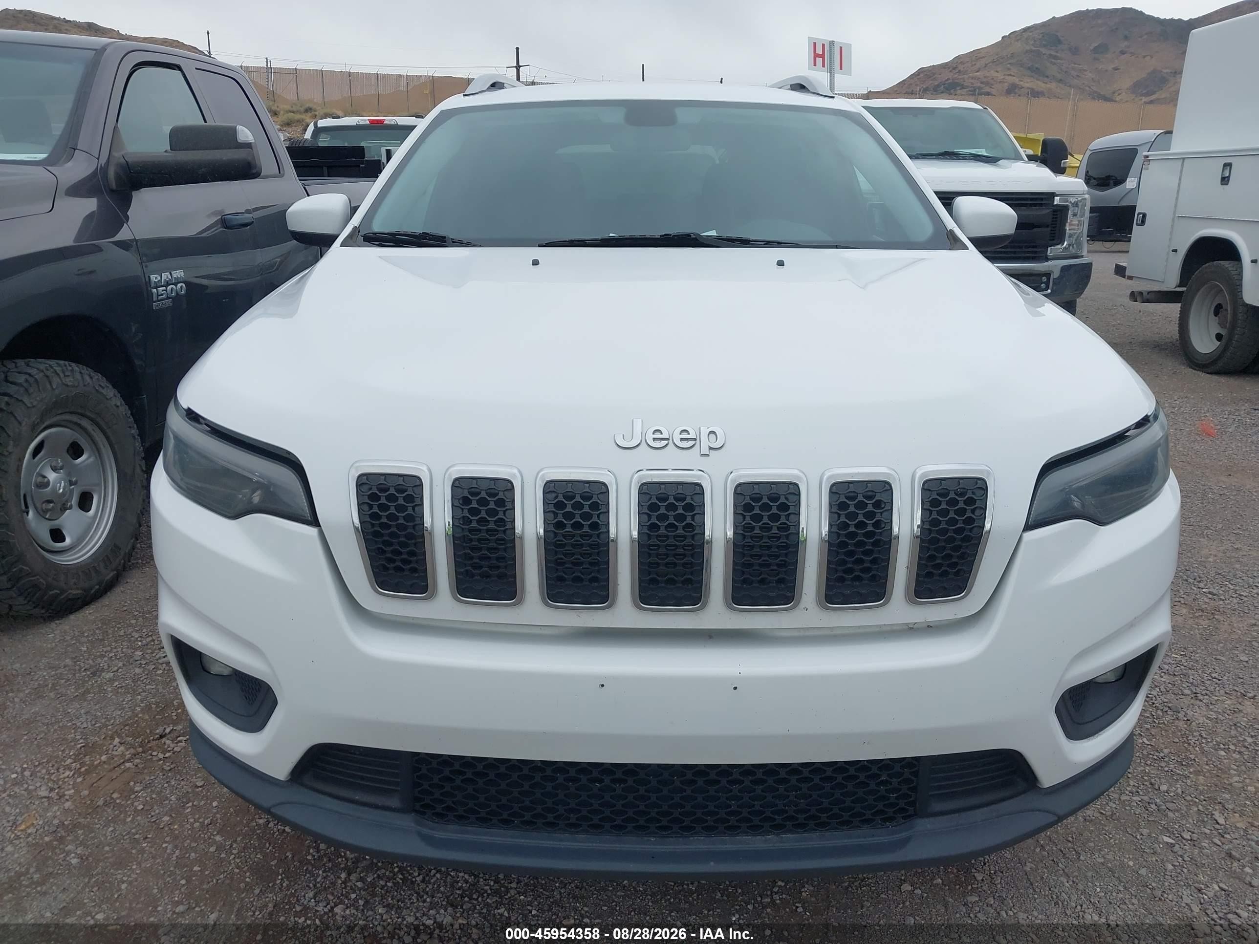 2019 Jeep Cherokee Latitude 4x4 White vin: 1C4PJMCB4KD440279