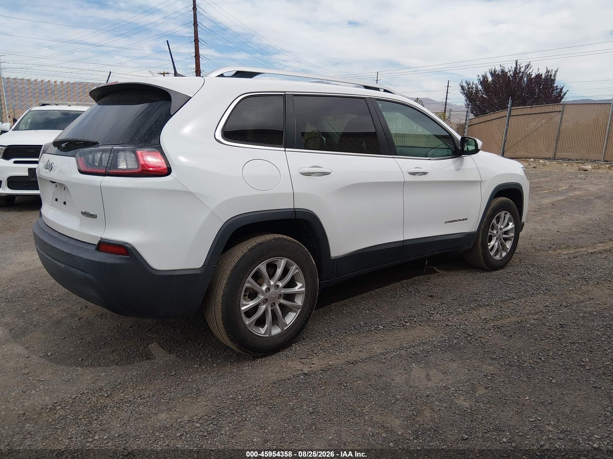 2019 Jeep Cherokee Latitude 4x4 White vin: 1C4PJMCB4KD440279