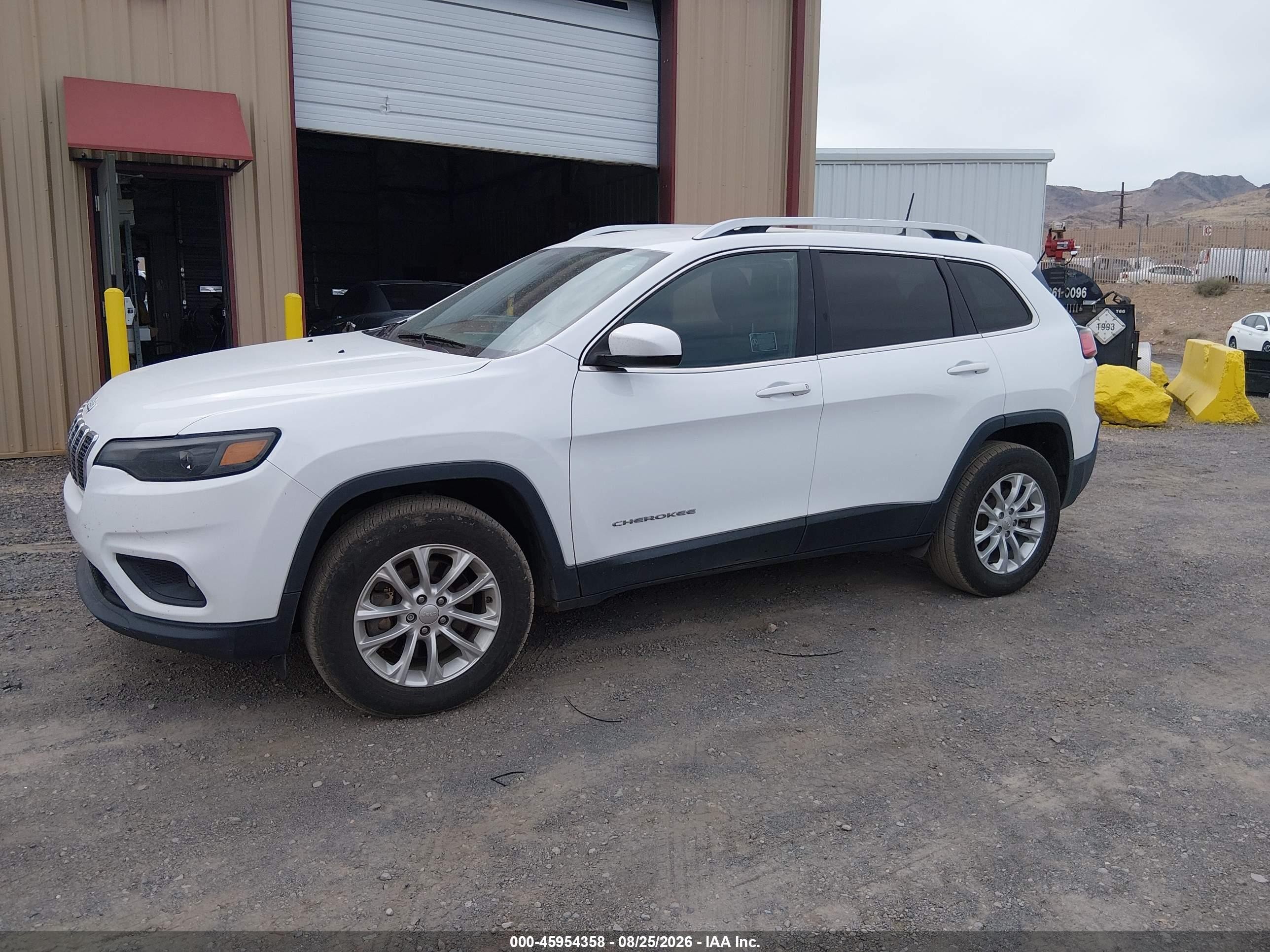 2019 Jeep Cherokee Latitude 4x4 White vin: 1C4PJMCB4KD440279