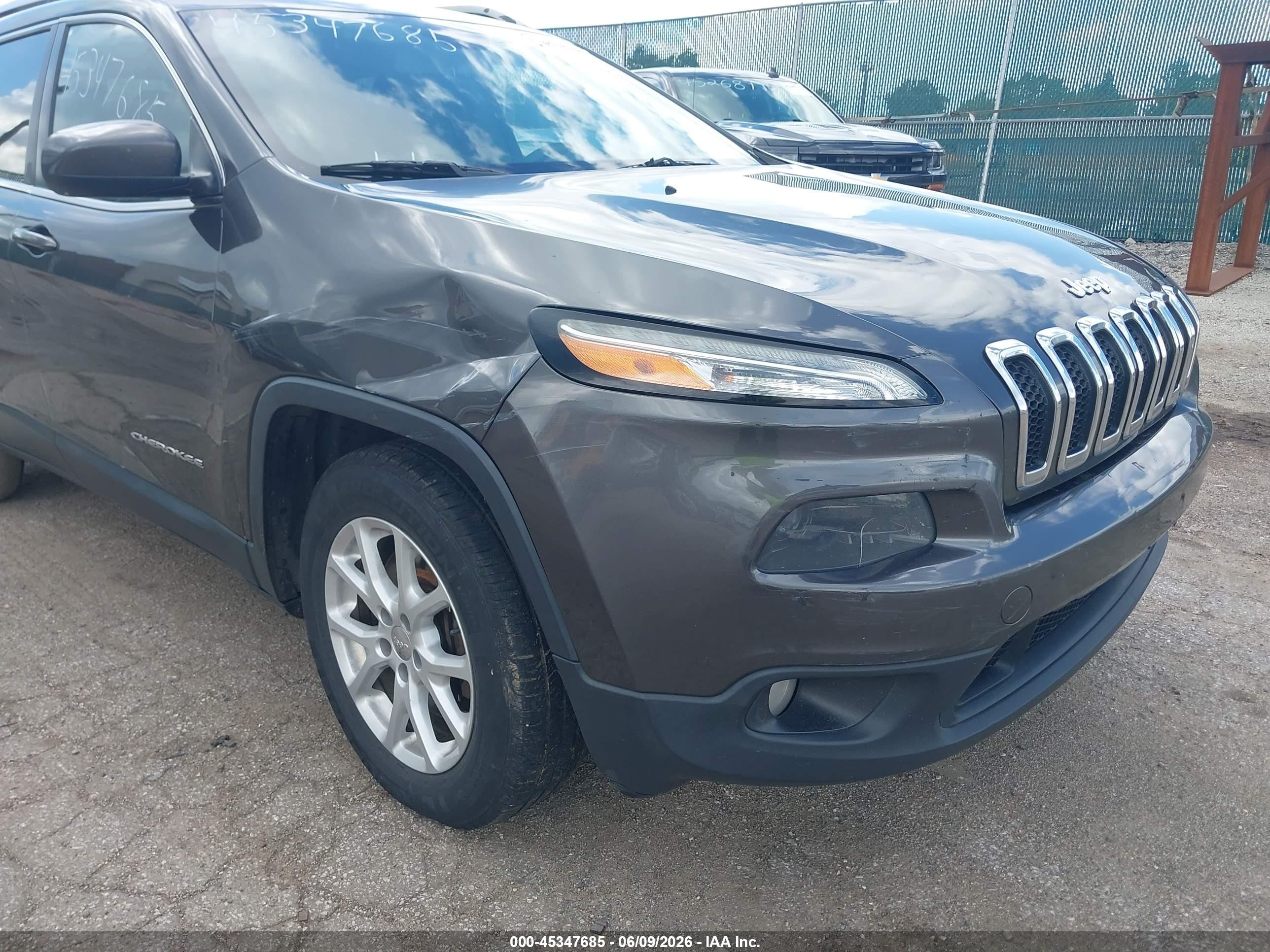 2014 Jeep Cherokee Latitude Серый vin: 1C4PJMCB5EW183707