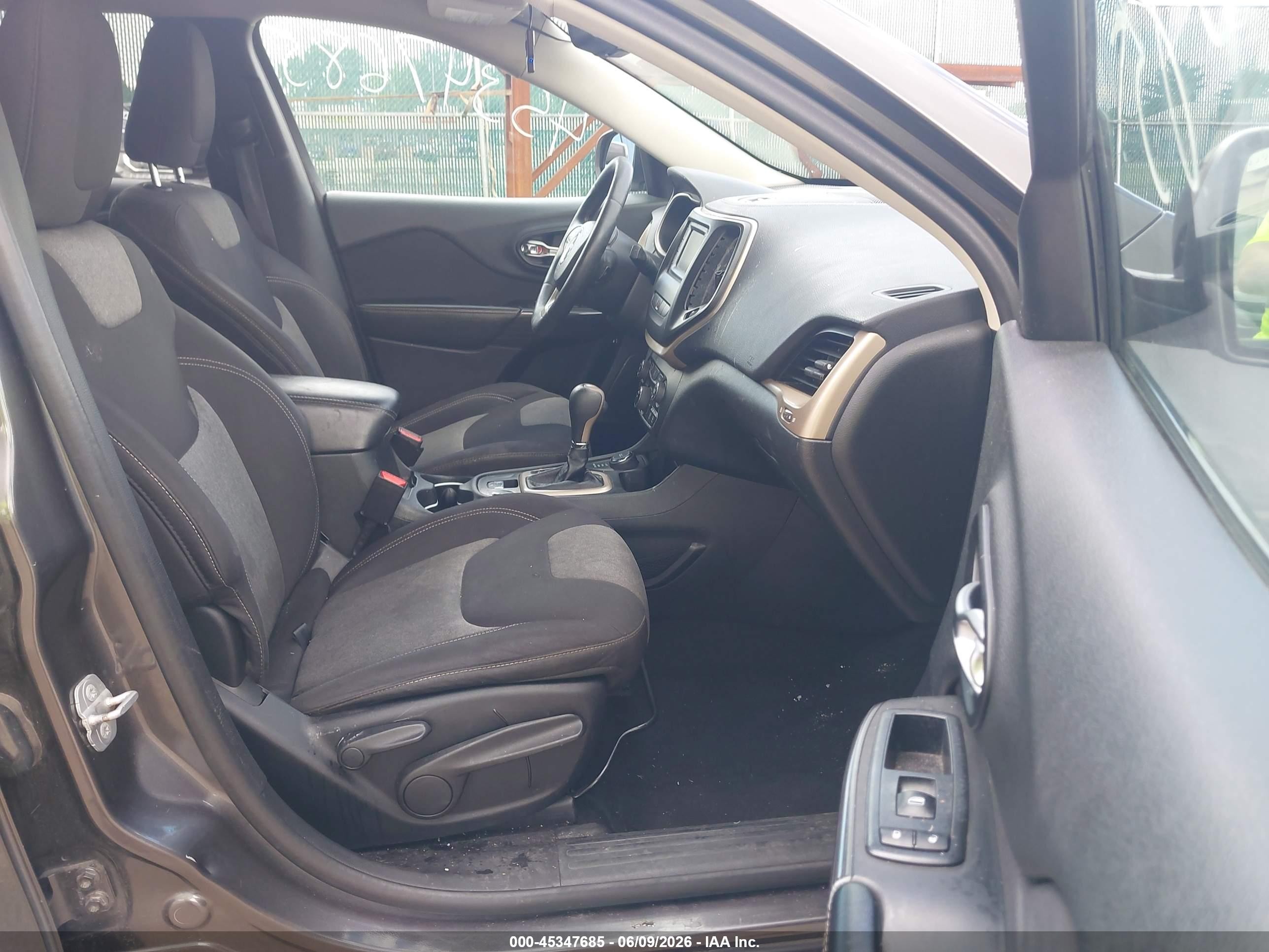 2014 Jeep Cherokee Latitude Серый vin: 1C4PJMCB5EW183707
