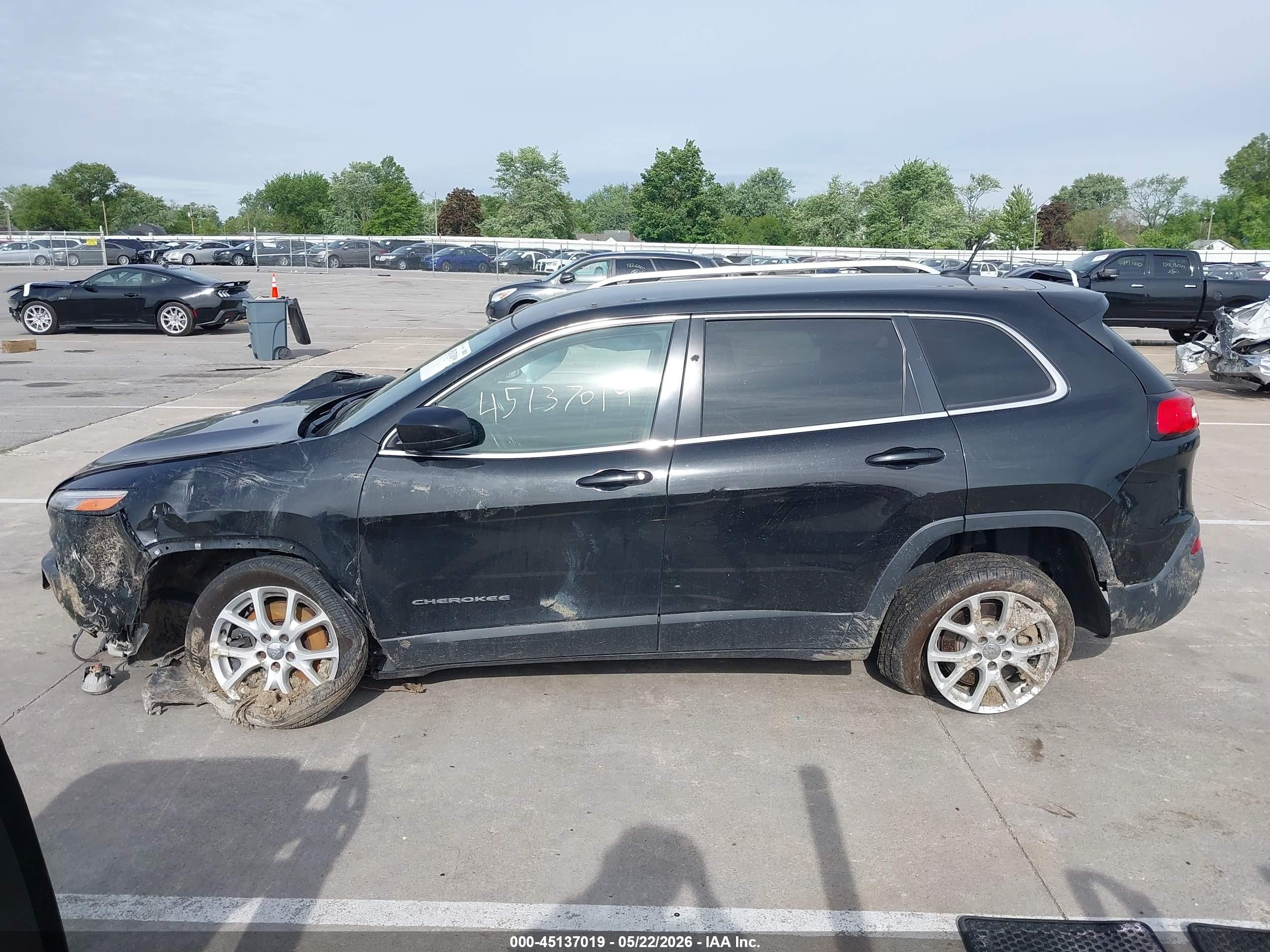 2014 Jeep Cherokee Latitude Black vin: 1C4PJMCB5EW185991