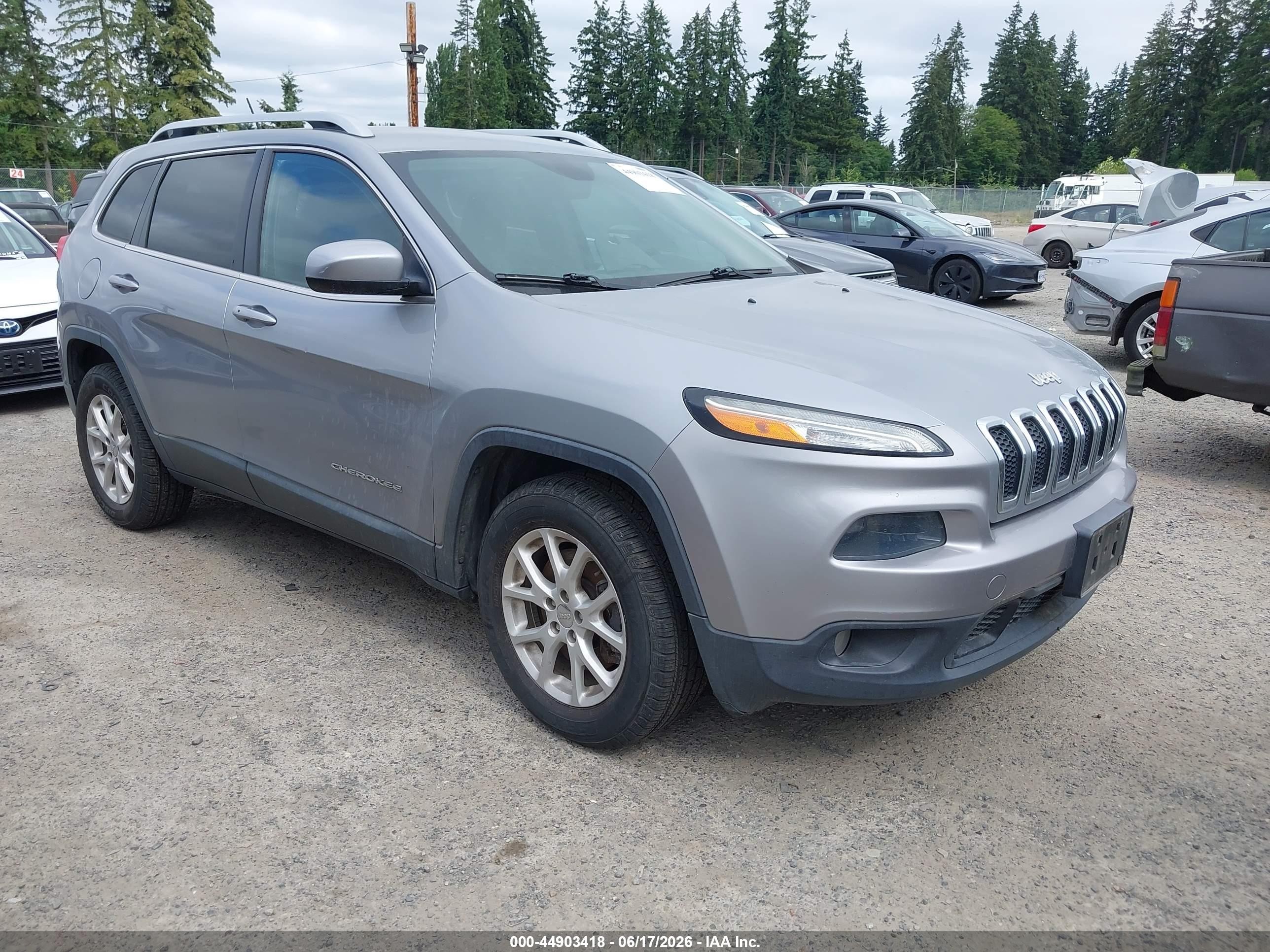 2014 Jeep Cherokee Latitude Silver vin: 1C4PJMCB5EW198210
