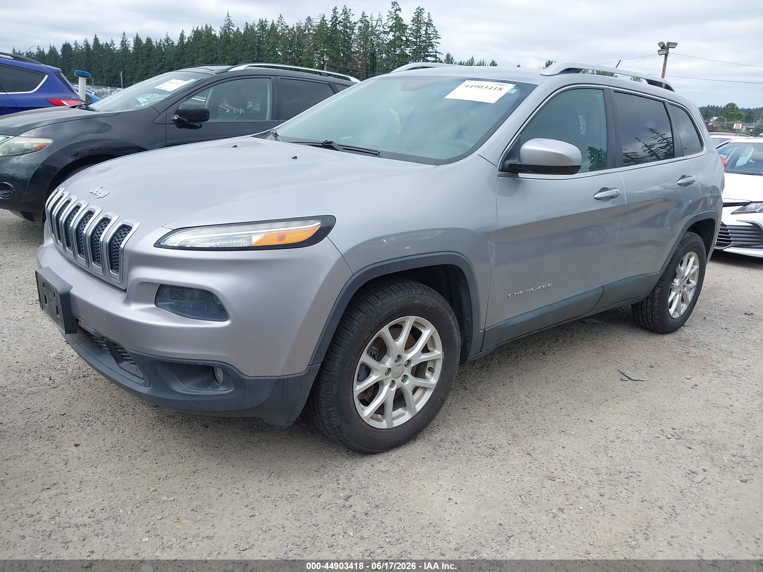 2014 Jeep Cherokee Latitude Silver vin: 1C4PJMCB5EW198210