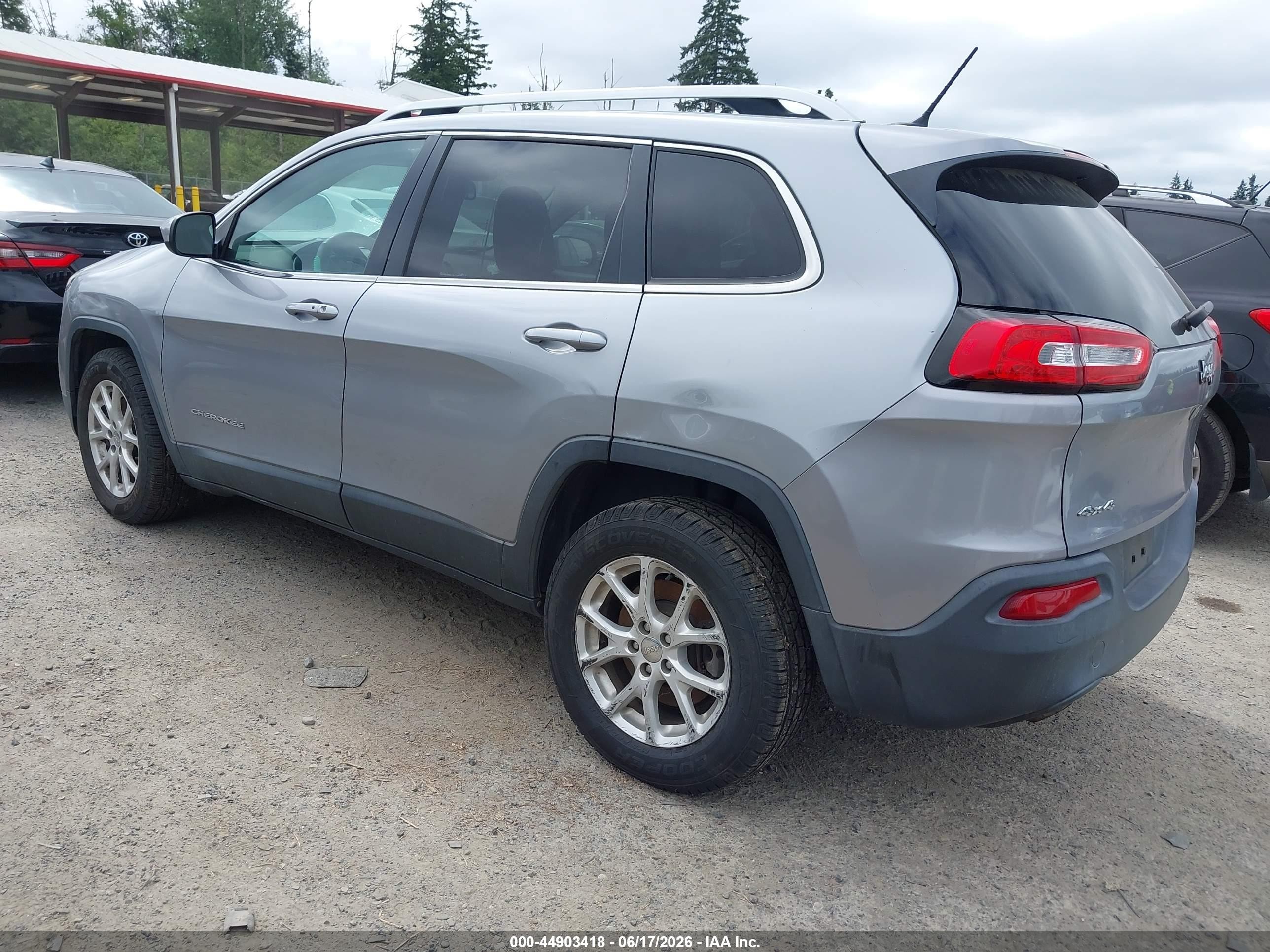 2014 Jeep Cherokee Latitude Silver vin: 1C4PJMCB5EW198210
