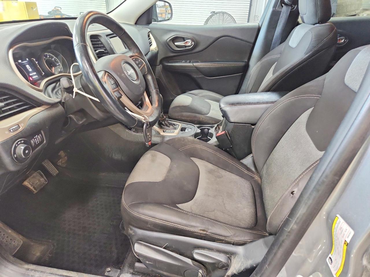 2014 Jeep Cherokee Latitude Gray vin: 1C4PJMCB5EW247017