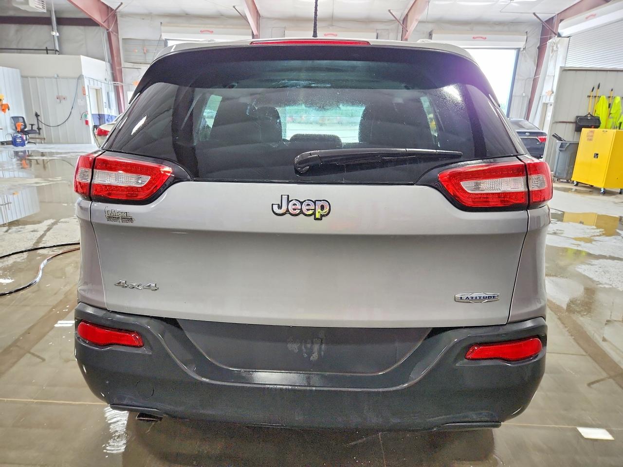 2014 Jeep Cherokee Latitude Gray vin: 1C4PJMCB5EW247017