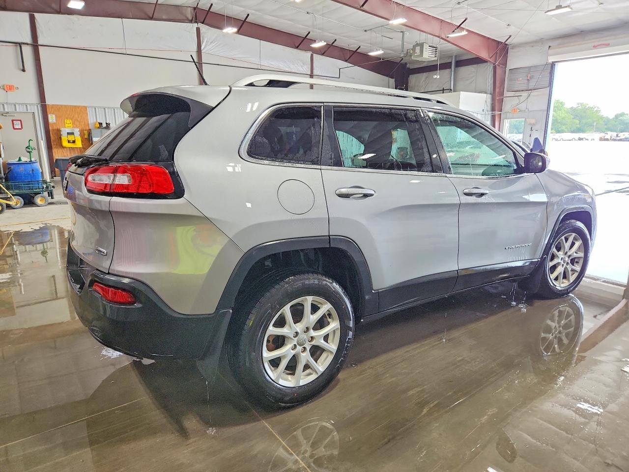 2014 Jeep Cherokee Latitude Gray vin: 1C4PJMCB5EW247017