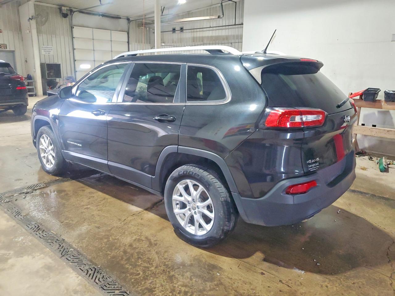 2015 Jeep Cherokee Latitude Черный vin: 1C4PJMCB5FW502976
