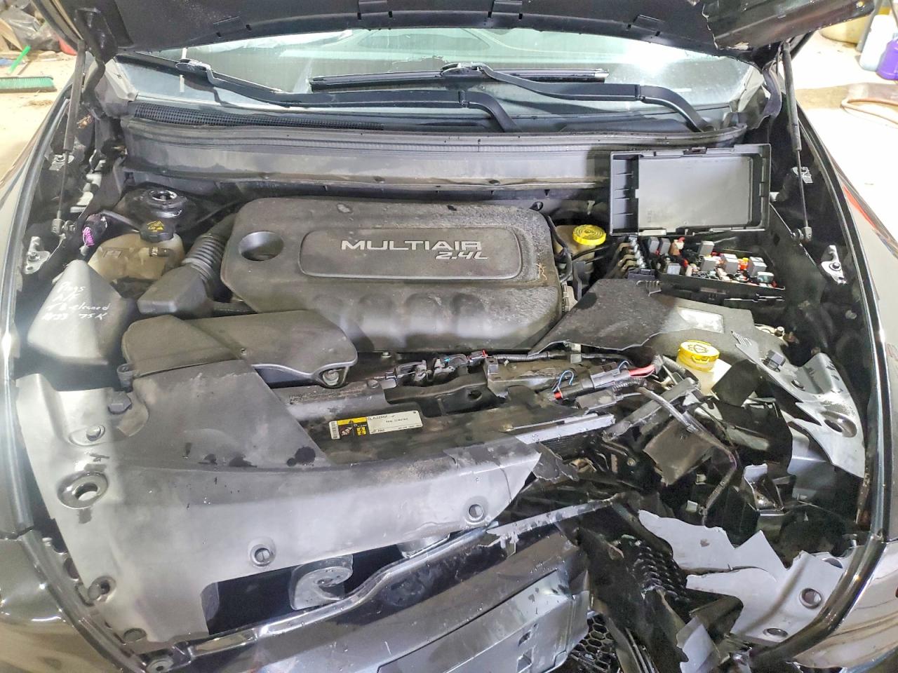2015 Jeep Cherokee Latitude Черный vin: 1C4PJMCB5FW502976