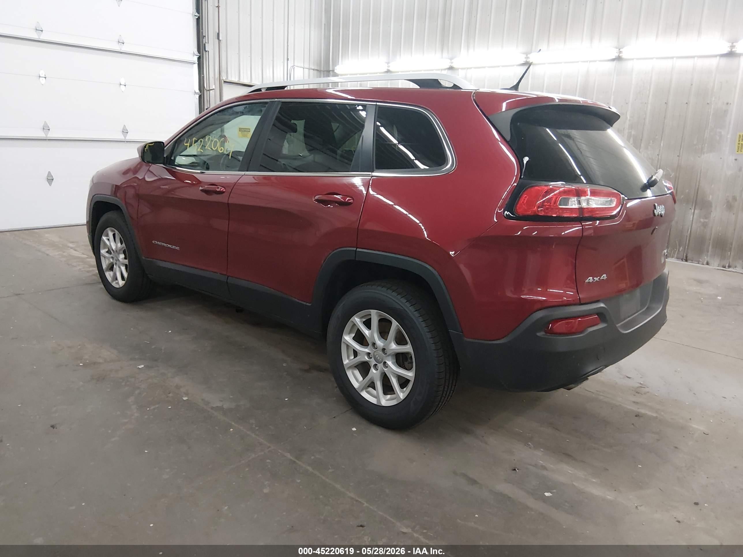 2015 Jeep Cherokee Latitude Red vin: 1C4PJMCB5FW540613