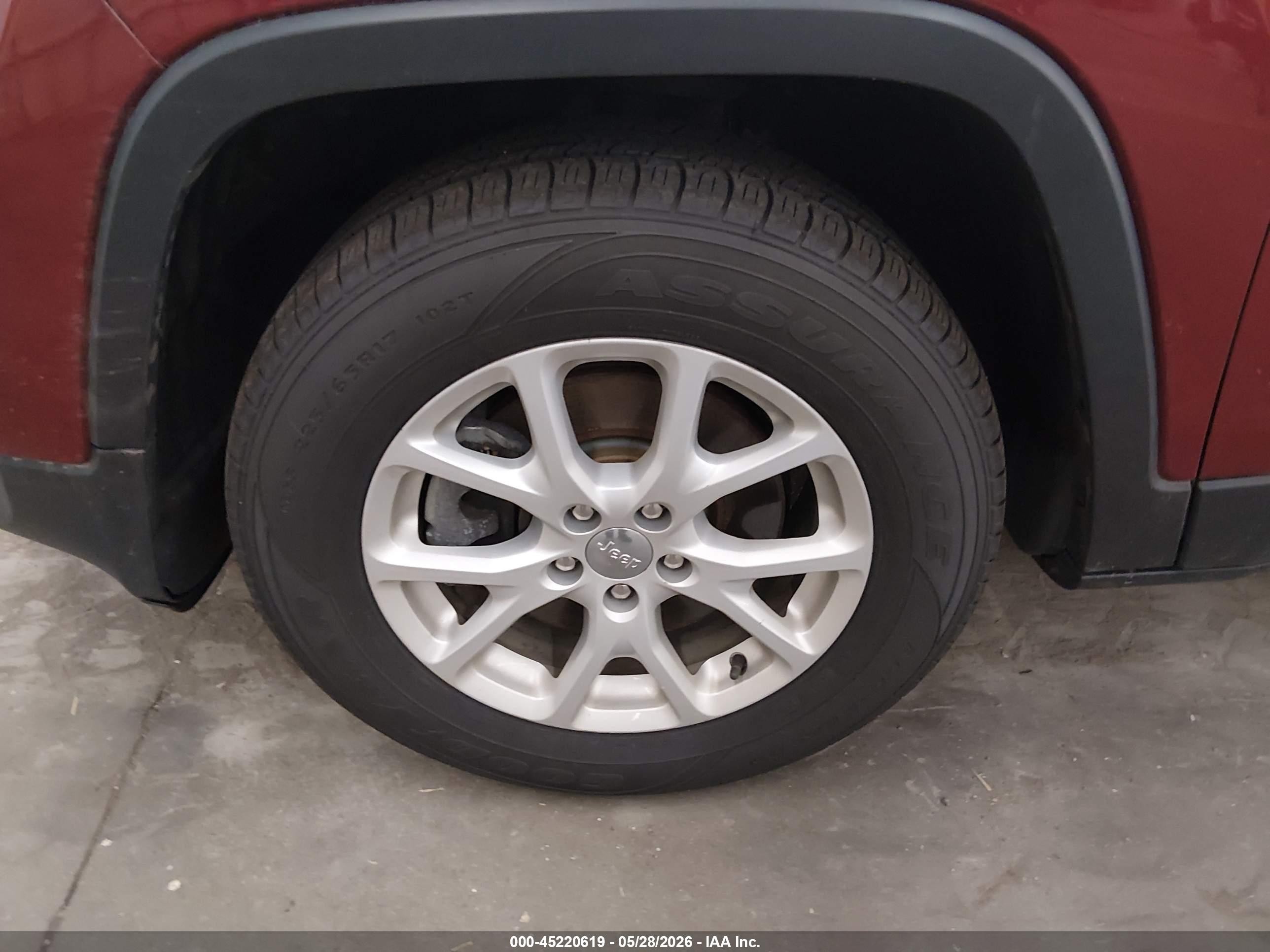 2015 Jeep Cherokee Latitude Red vin: 1C4PJMCB5FW540613