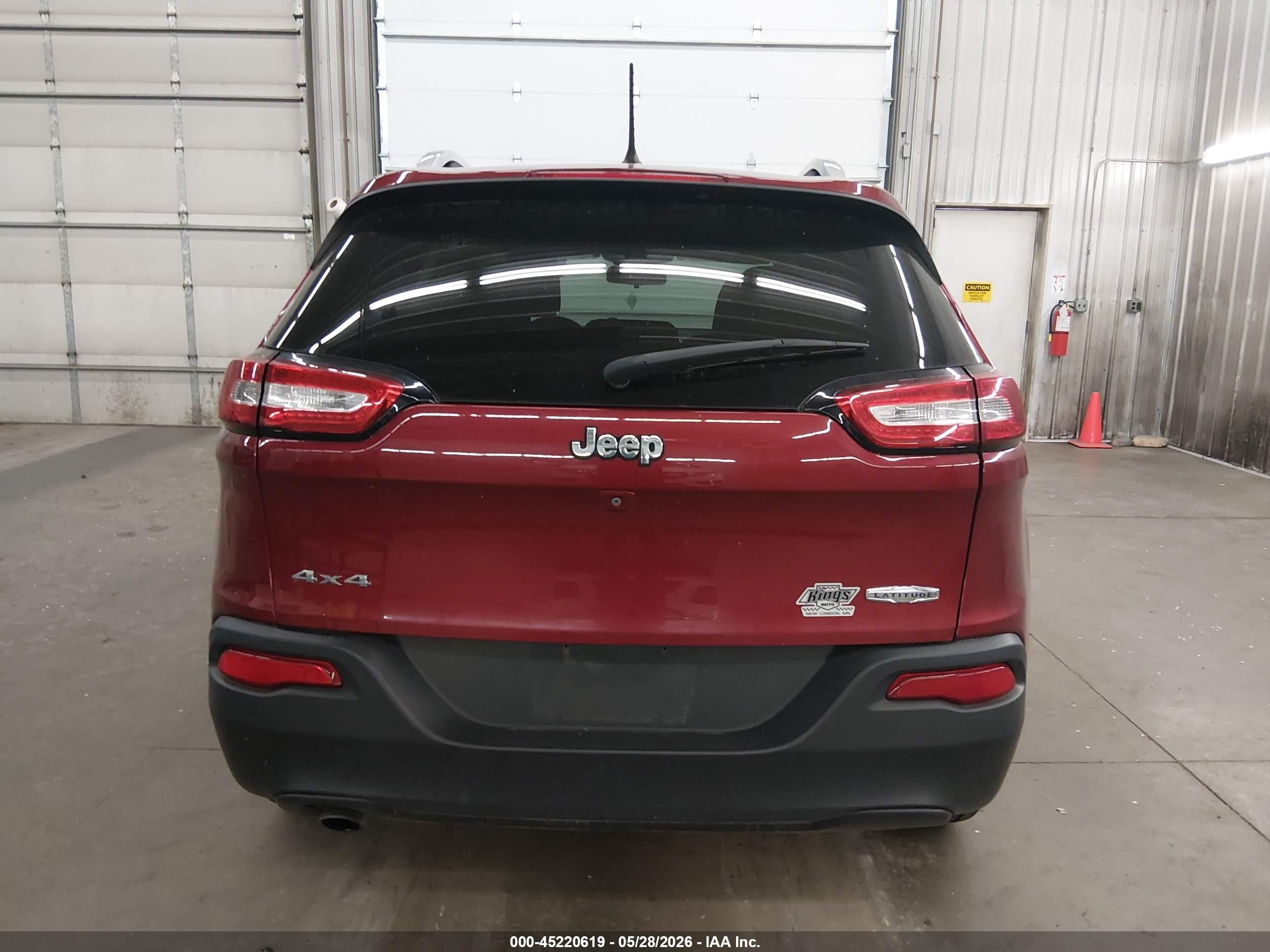 2015 Jeep Cherokee Latitude Red vin: 1C4PJMCB5FW540613