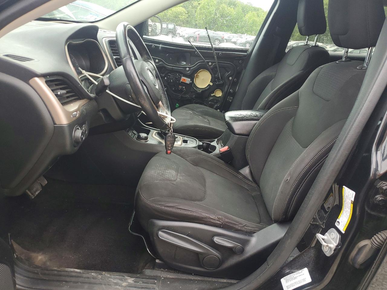 2015 Jeep Cherokee Latitude Black vin: 1C4PJMCB5FW563891