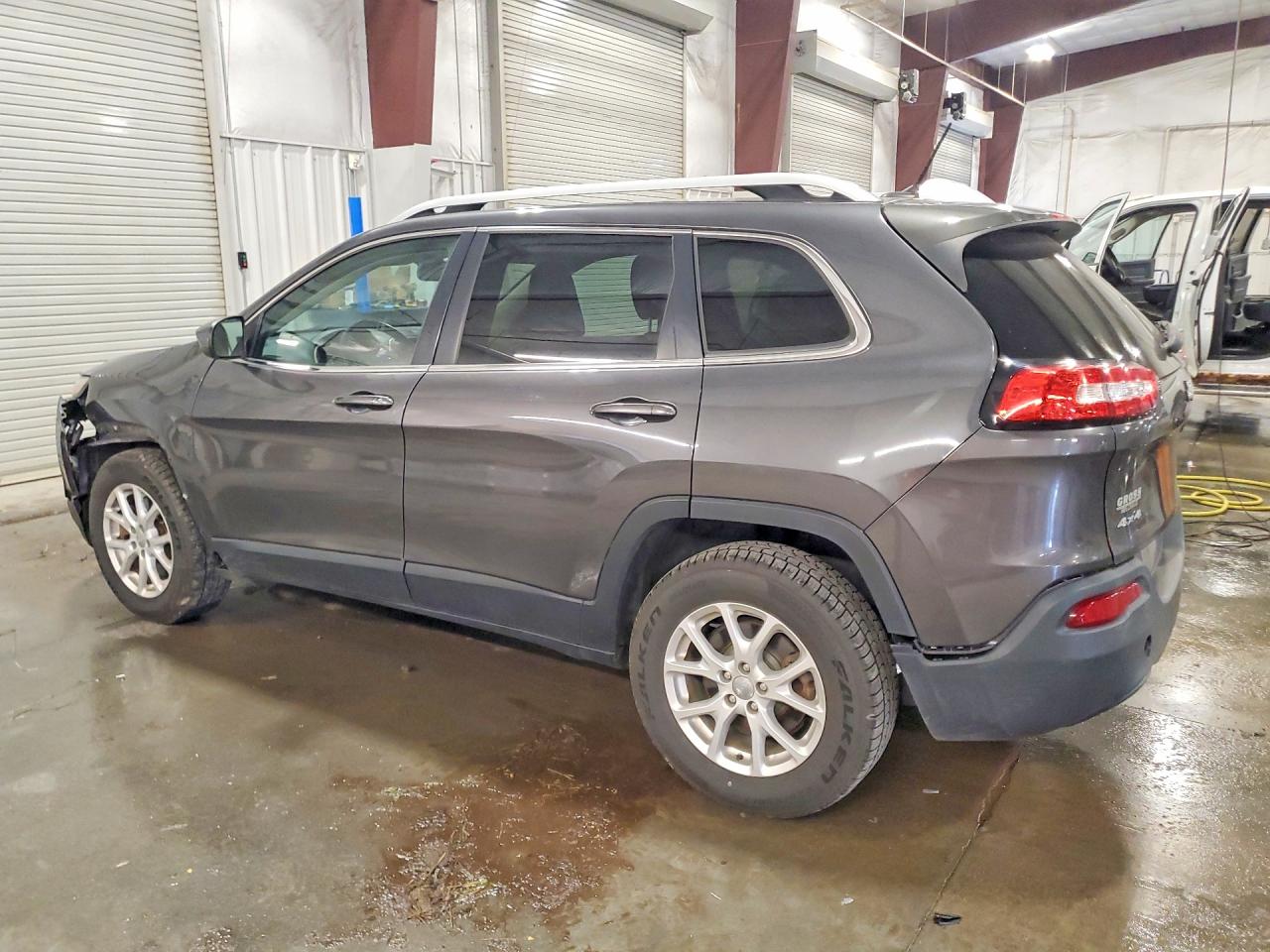 2015 Jeep Cherokee Latitude Gray vin: 1C4PJMCB5FW633163