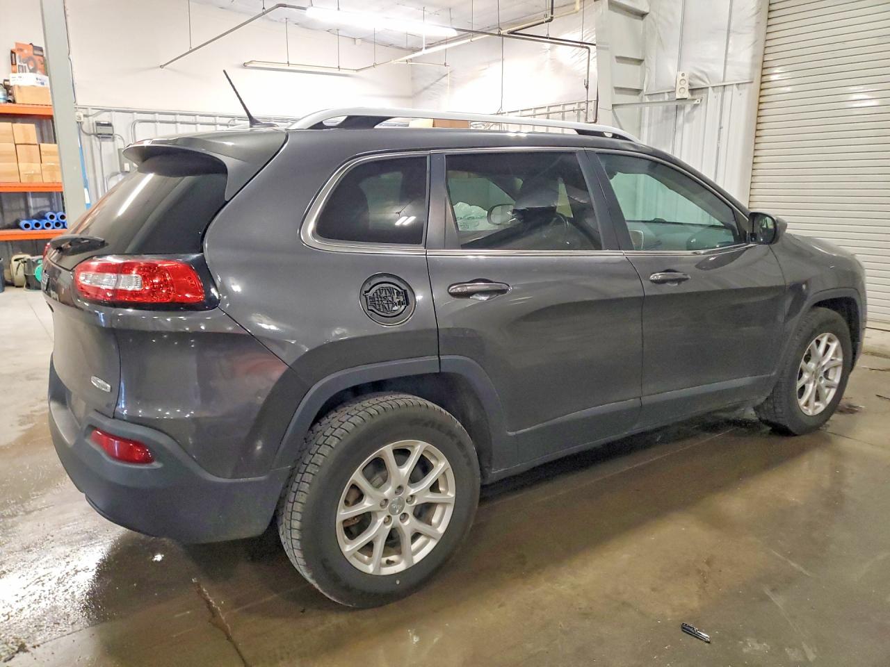 2015 Jeep Cherokee Latitude Gray vin: 1C4PJMCB5FW633163