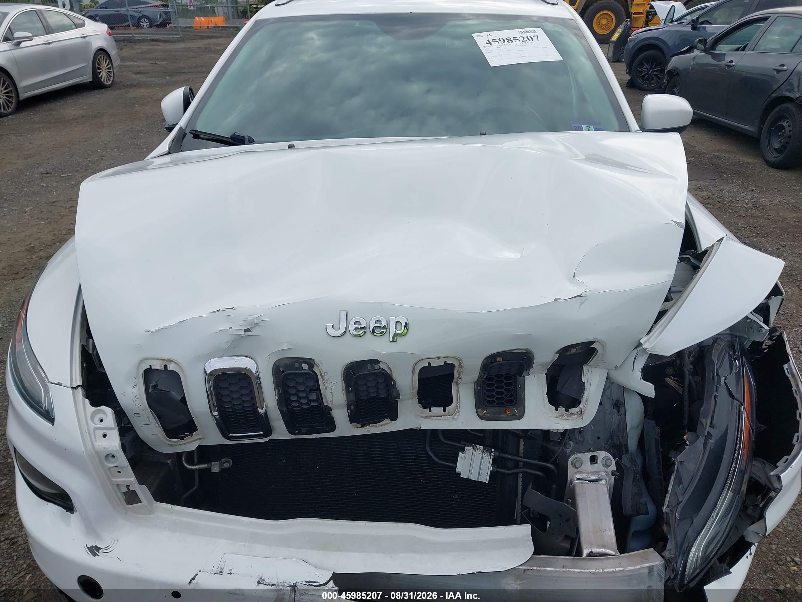 2015 Jeep Cherokee Latitude White vin: 1C4PJMCB5FW641179