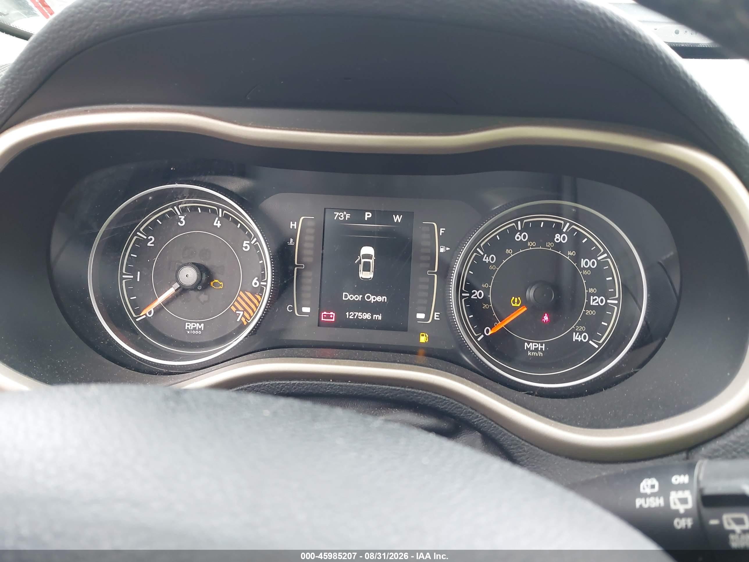 2015 Jeep Cherokee Latitude White vin: 1C4PJMCB5FW641179