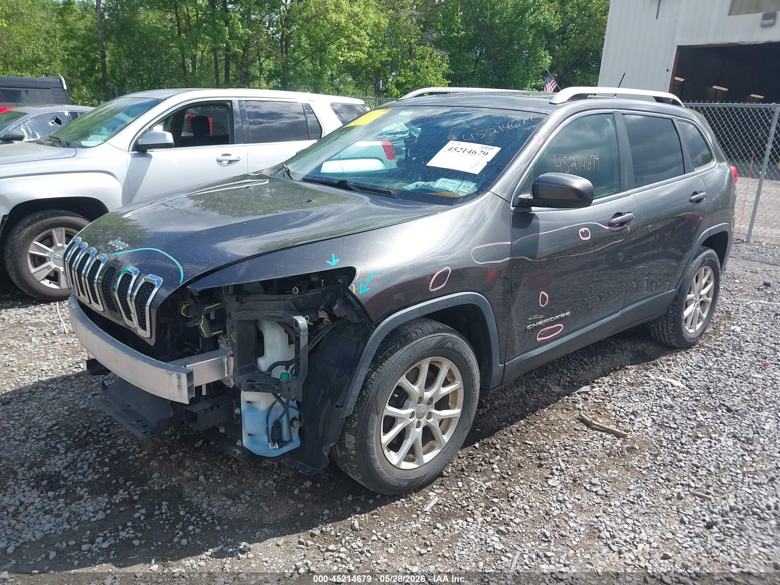 2015 Jeep Cherokee Latitude Gray vin: 1C4PJMCB5FW649976