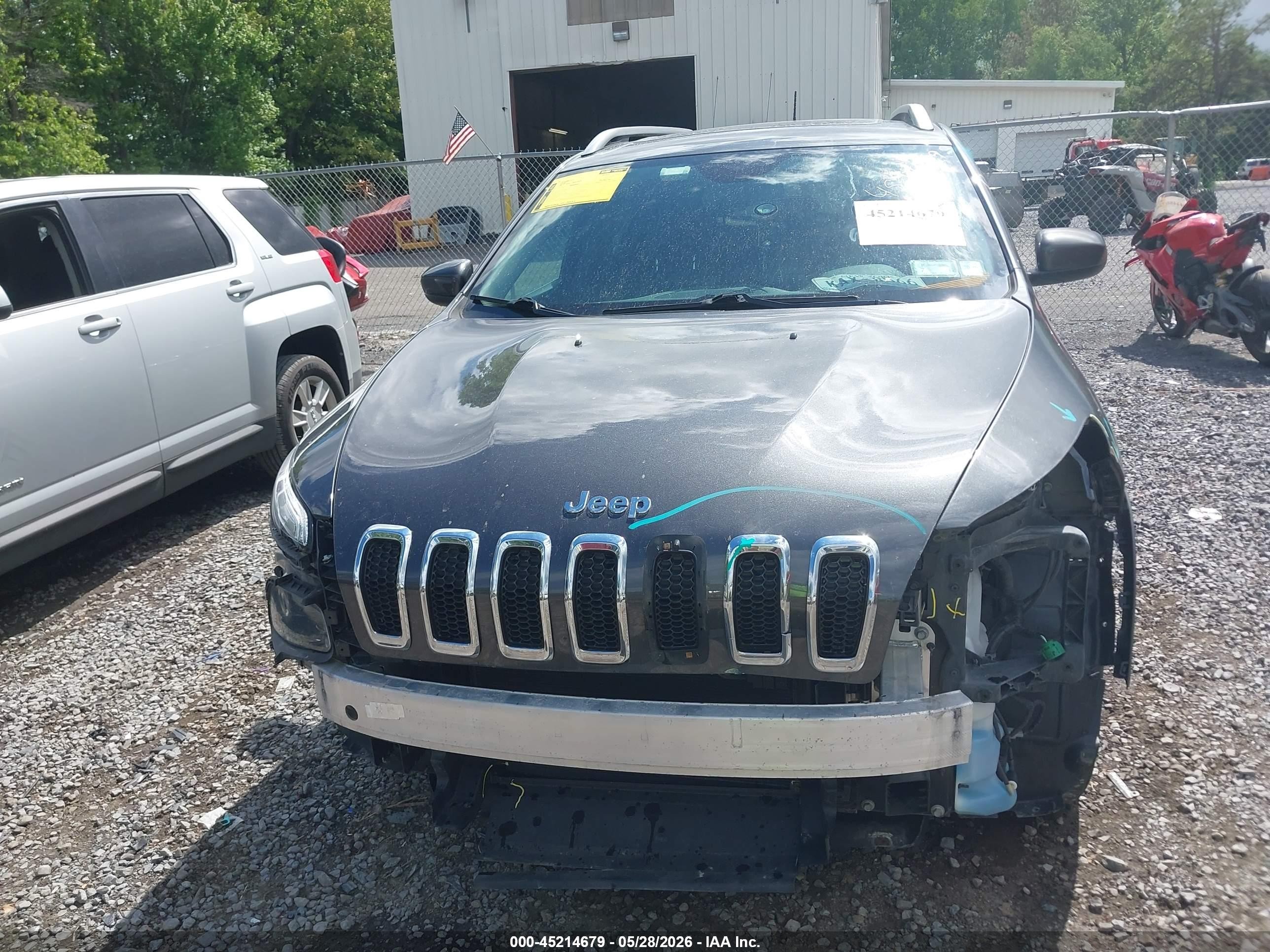 2015 Jeep Cherokee Latitude Gray vin: 1C4PJMCB5FW649976
