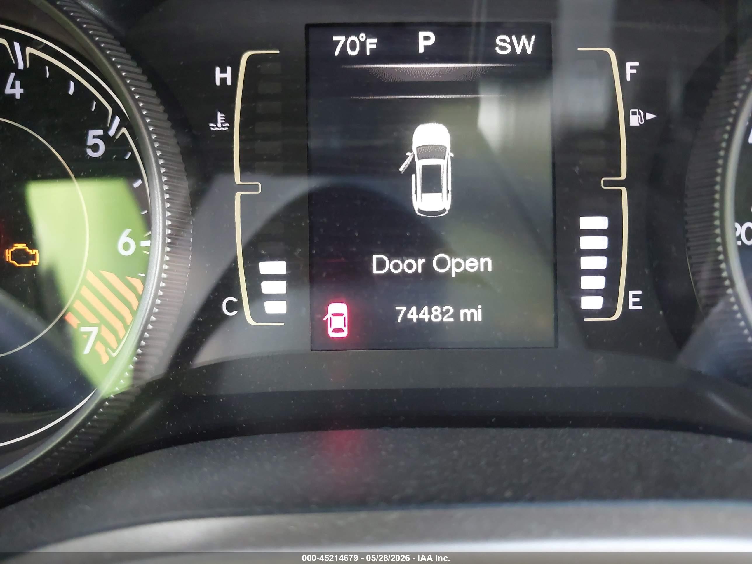 2015 Jeep Cherokee Latitude Gray vin: 1C4PJMCB5FW649976