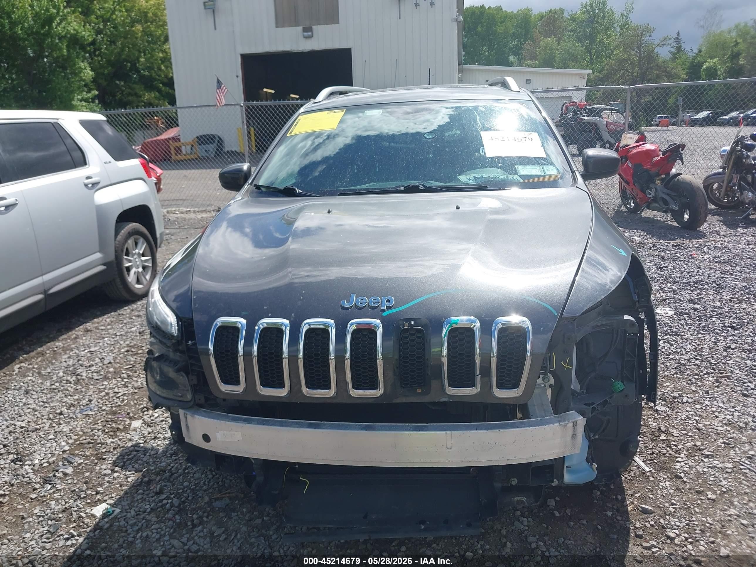 2015 Jeep Cherokee Latitude Gray vin: 1C4PJMCB5FW649976