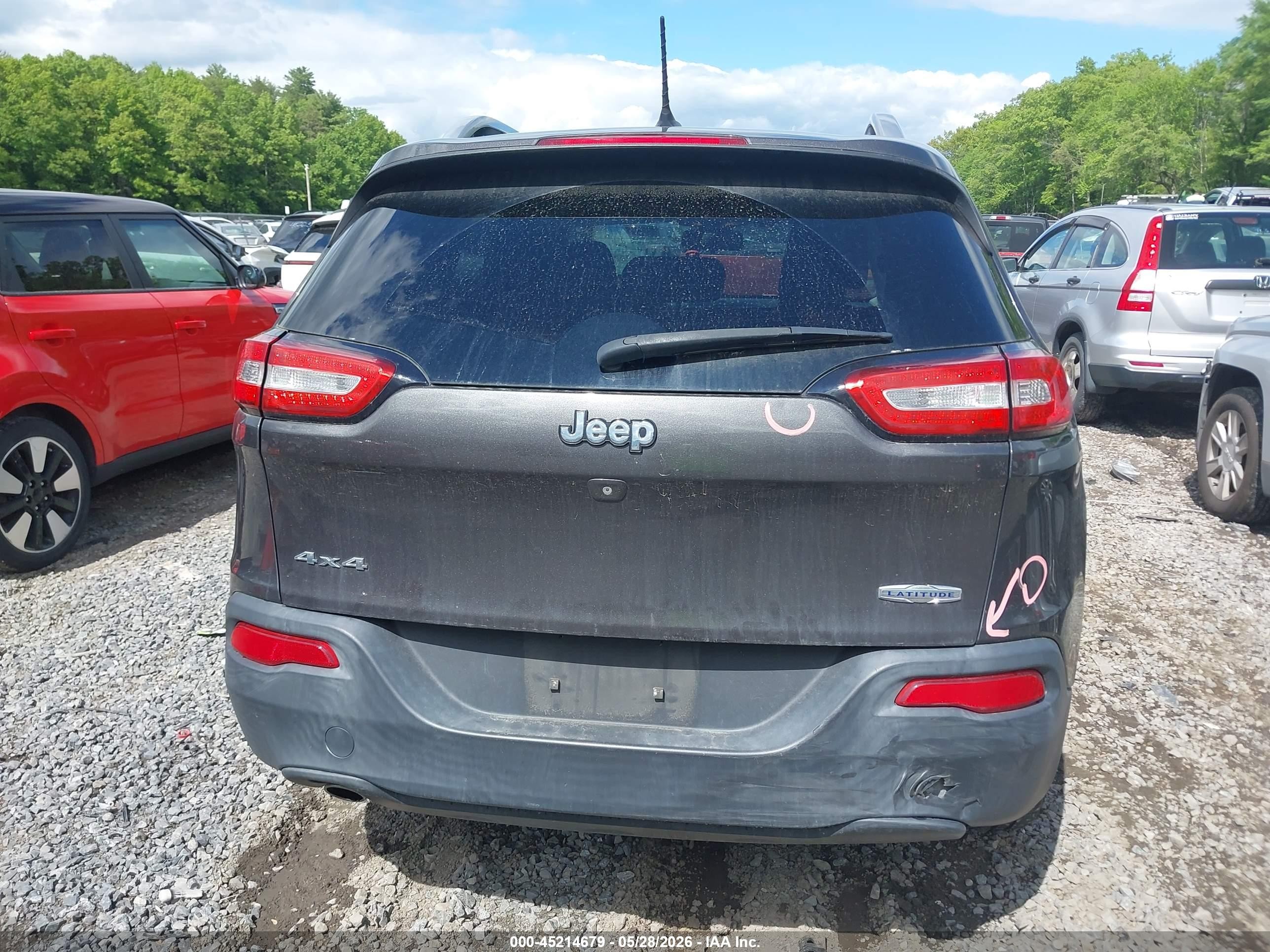 2015 Jeep Cherokee Latitude Gray vin: 1C4PJMCB5FW649976