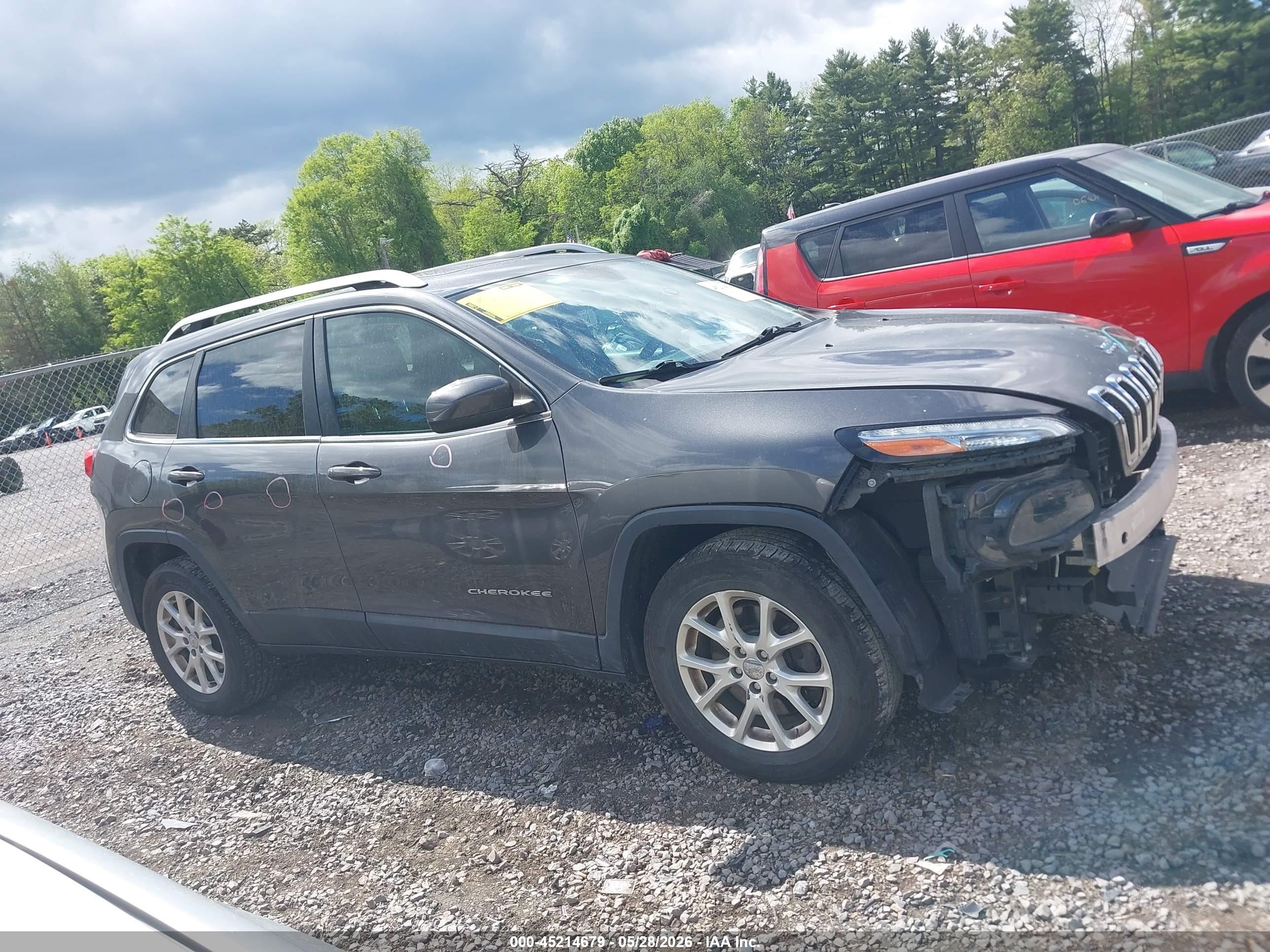 2015 Jeep Cherokee Latitude Gray vin: 1C4PJMCB5FW649976
