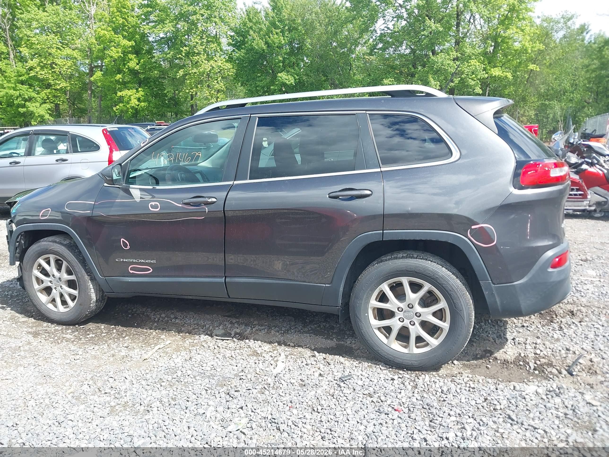2015 Jeep Cherokee Latitude Gray vin: 1C4PJMCB5FW649976