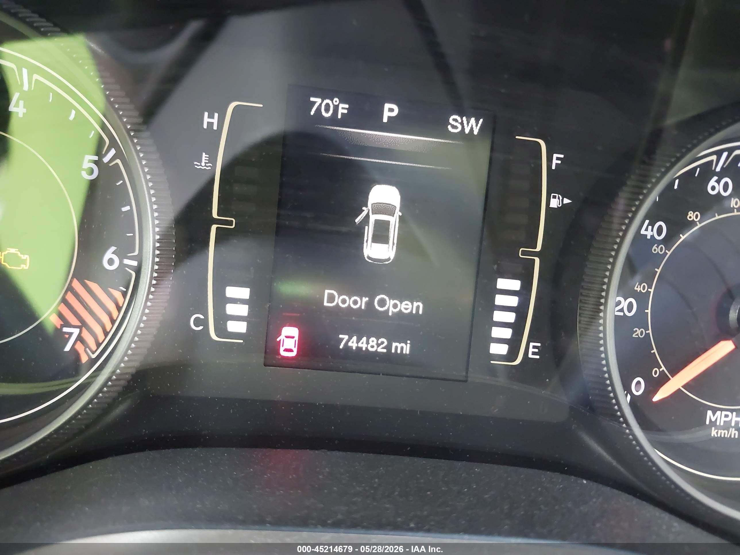 2015 Jeep Cherokee Latitude Gray vin: 1C4PJMCB5FW649976