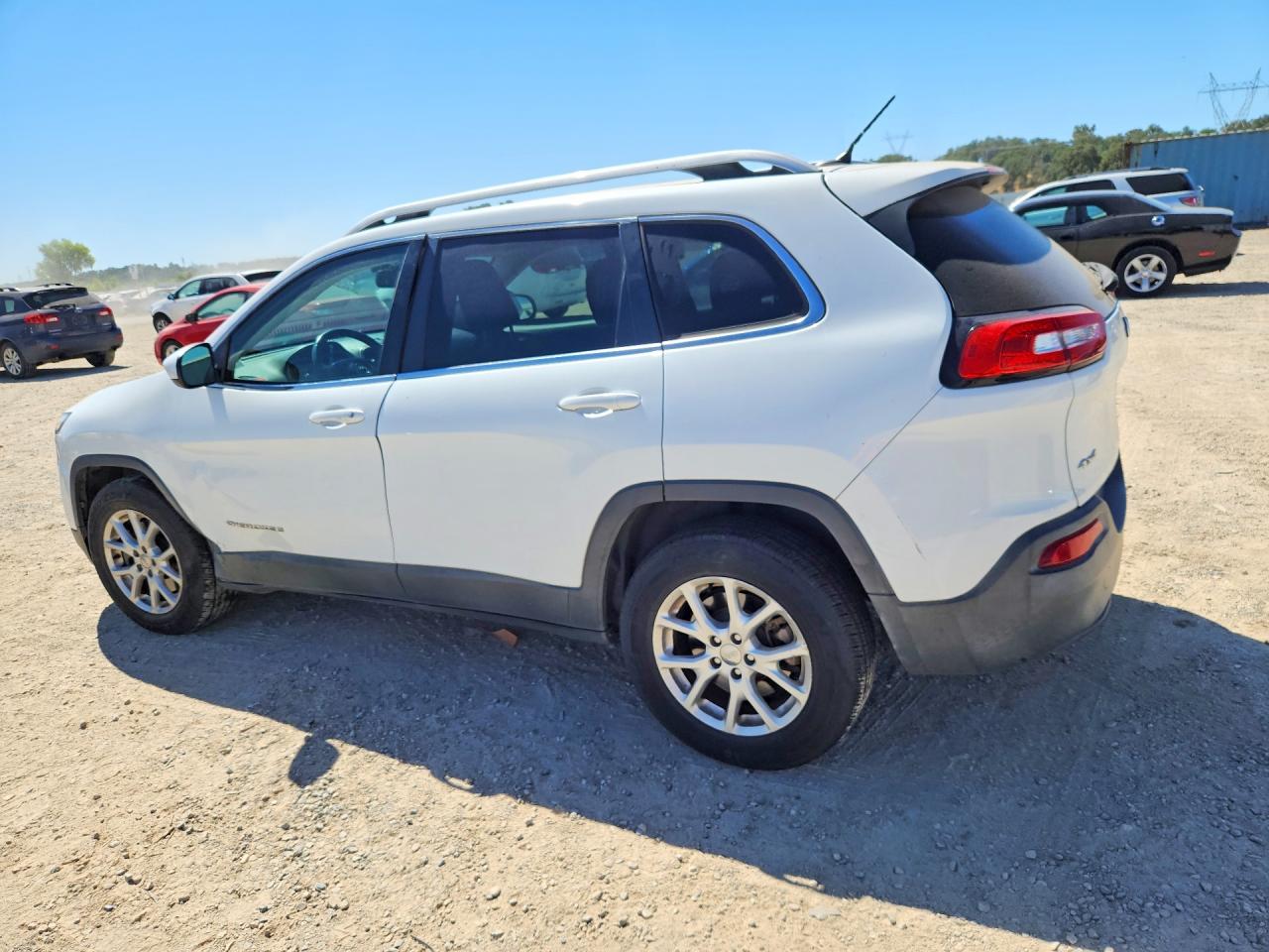 2015 Jeep Cherokee Latitude Белый vin: 1C4PJMCB5FW678989