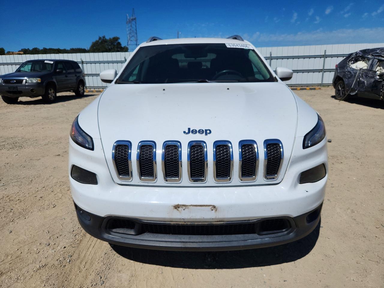 2015 Jeep Cherokee Latitude Белый vin: 1C4PJMCB5FW678989