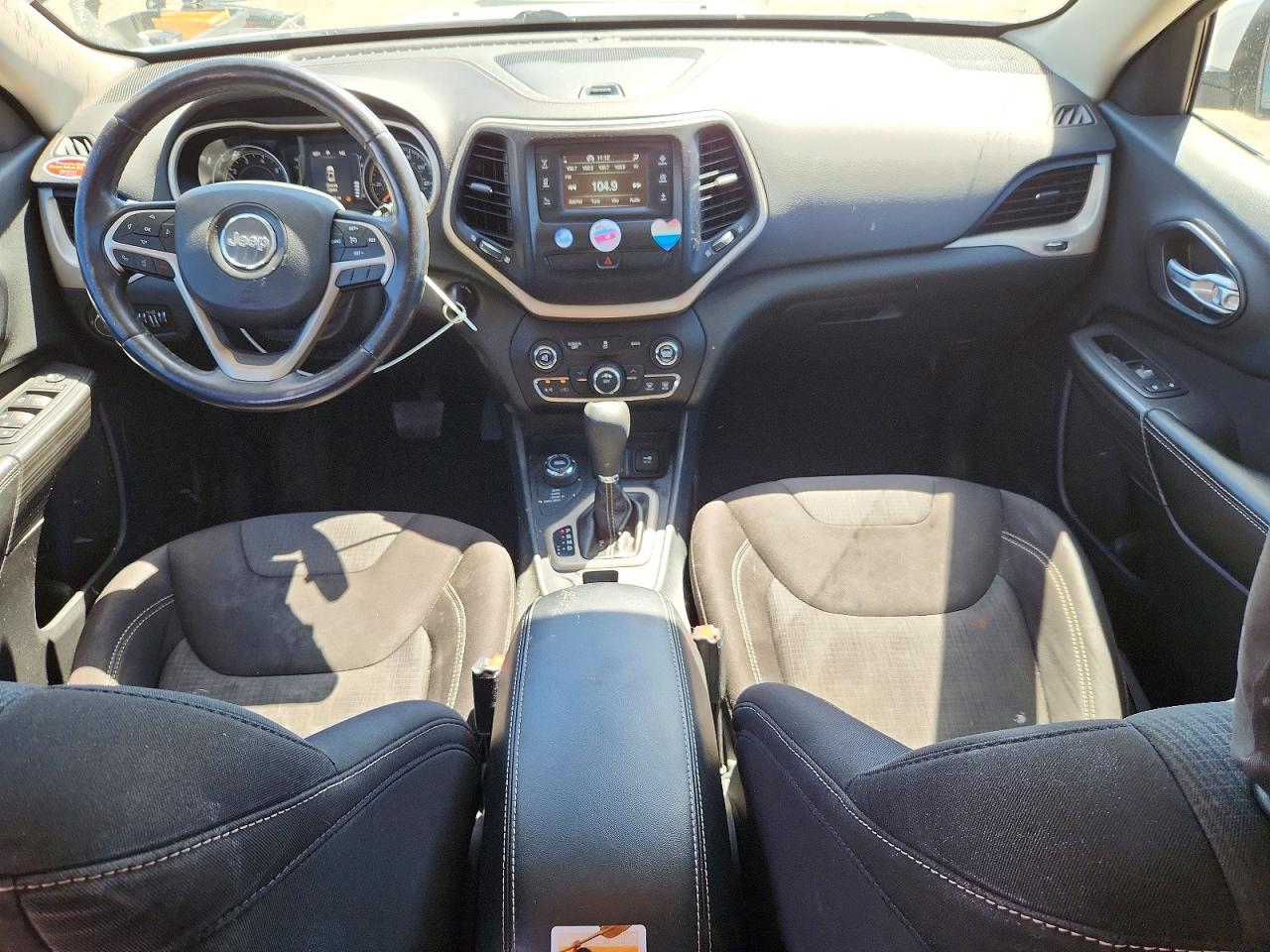 2015 Jeep Cherokee Latitude Белый vin: 1C4PJMCB5FW678989