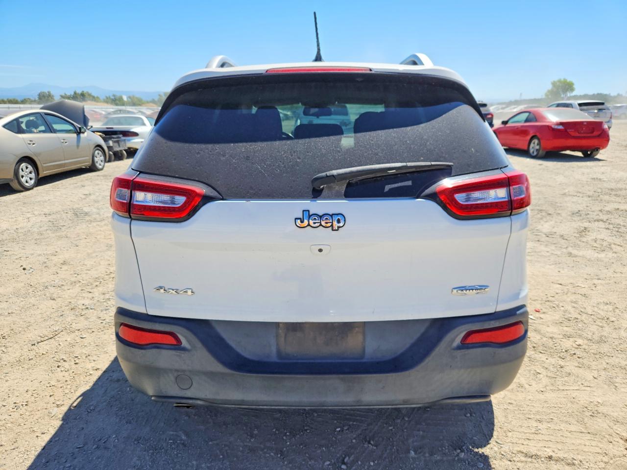 2015 Jeep Cherokee Latitude Белый vin: 1C4PJMCB5FW678989