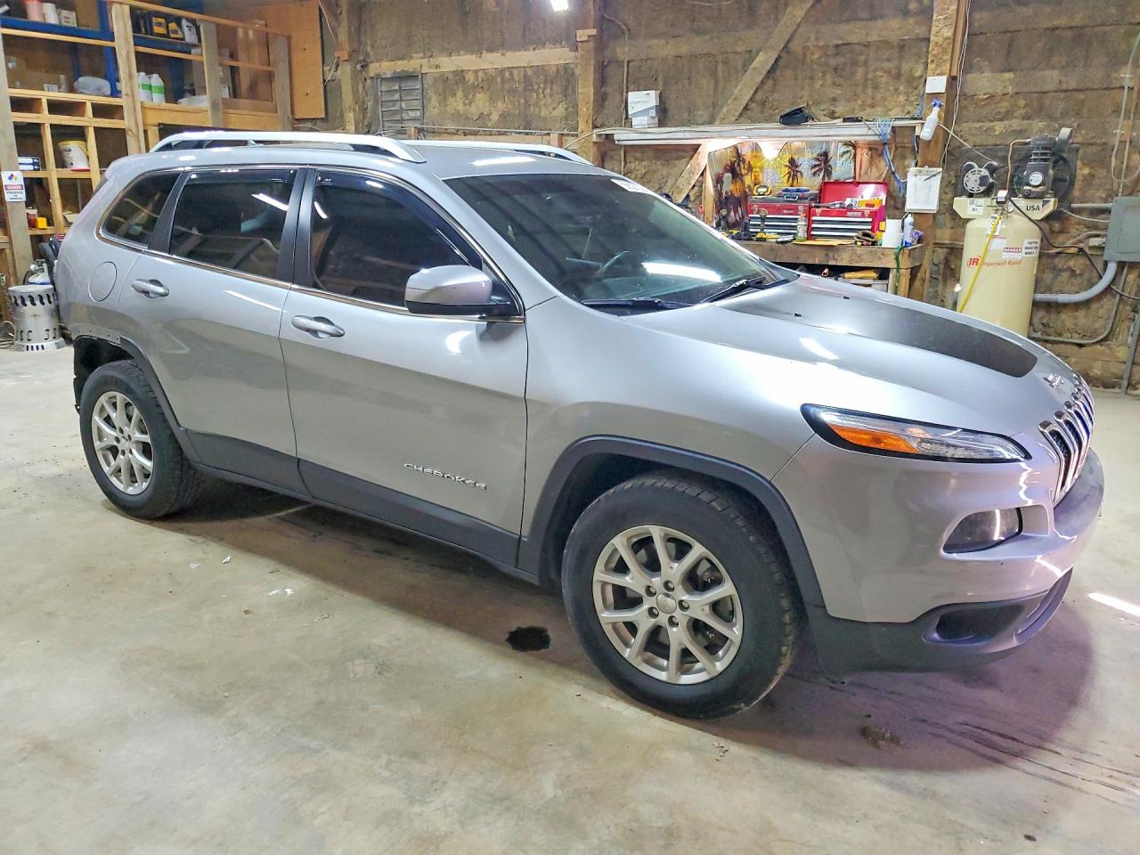 2015 Jeep Cherokee Latitude Gray vin: 1C4PJMCB5FW691340