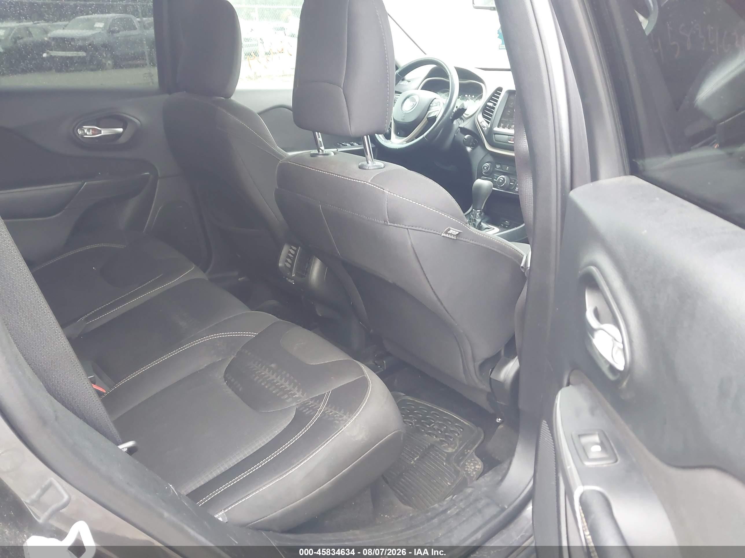 2015 Jeep Cherokee Latitude Gray vin: 1C4PJMCB5FW725616