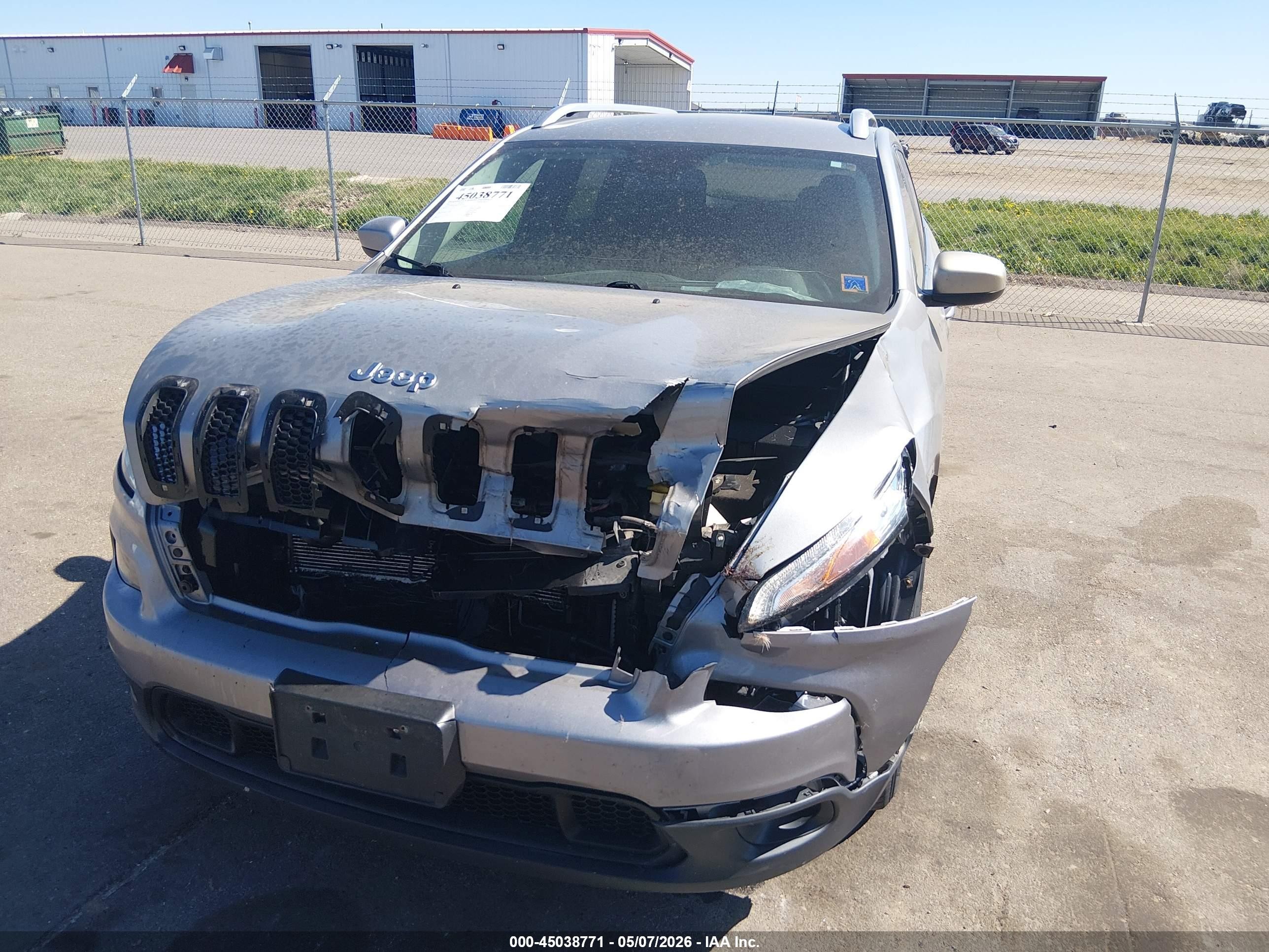 2015 Jeep Cherokee Latitude Silver vin: 1C4PJMCB5FW734185