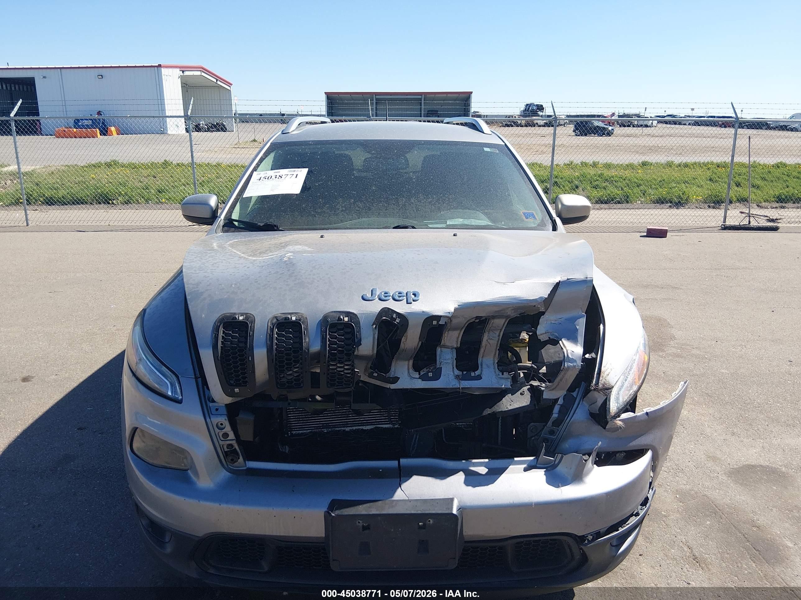 2015 Jeep Cherokee Latitude Silver vin: 1C4PJMCB5FW734185