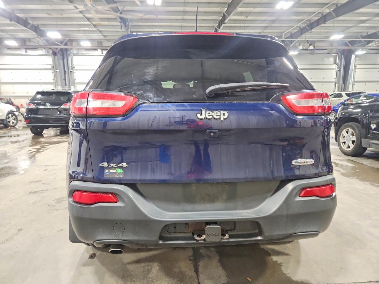 2015 Jeep Cherokee Latitude Blue vin: 1C4PJMCB5FW738382