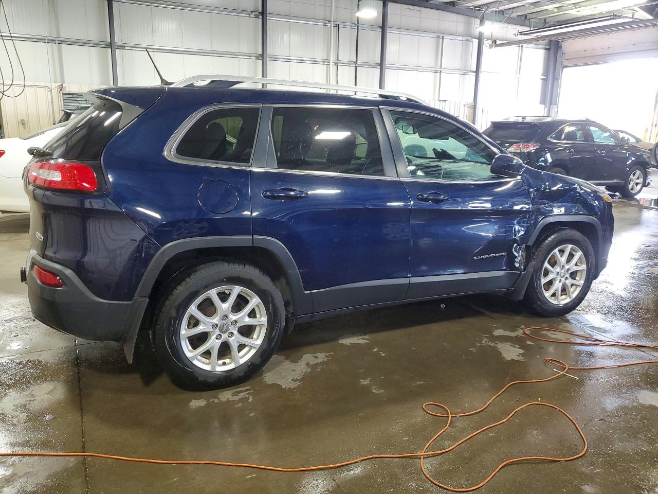 2015 Jeep Cherokee Latitude Blue vin: 1C4PJMCB5FW738382