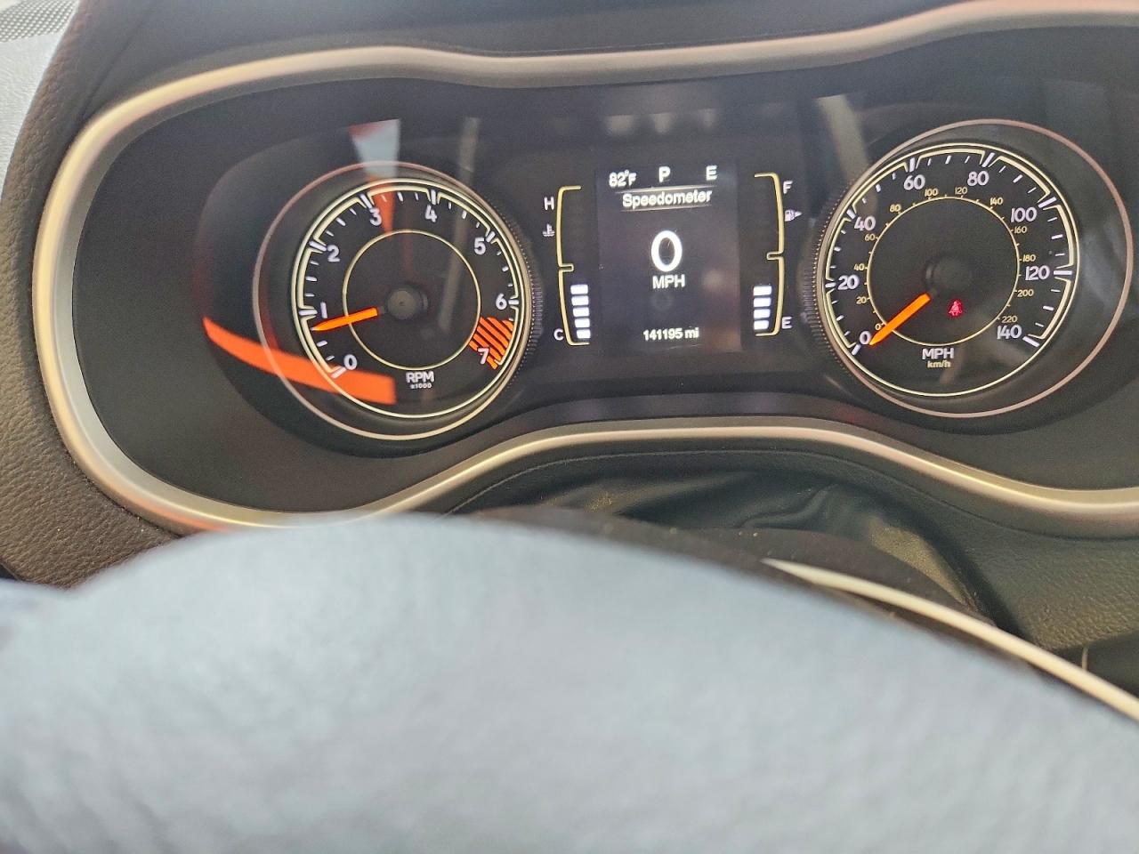 2015 Jeep Cherokee Latitude Бежевый vin: 1C4PJMCB5FW768367