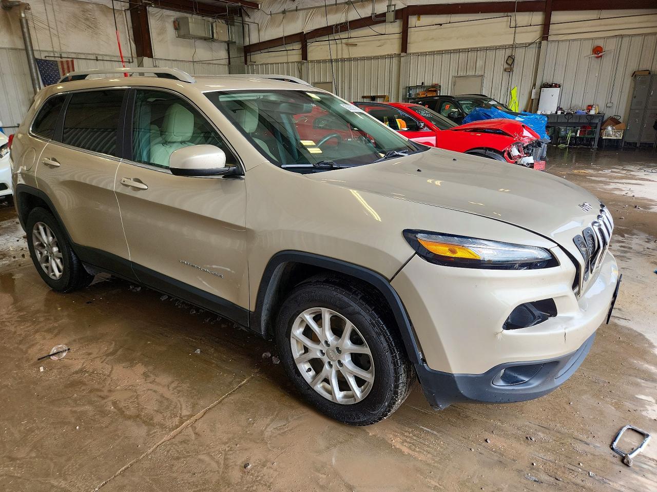 2015 Jeep Cherokee Latitude Бежевый vin: 1C4PJMCB5FW768367