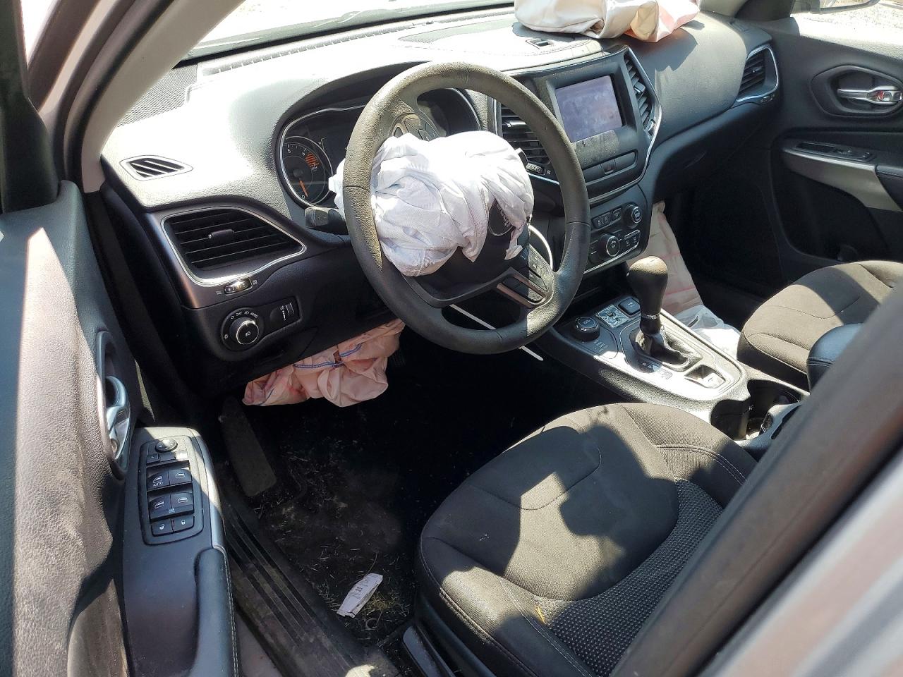2019 Jeep Cherokee Latitude Silver vin: 1C4PJMCB5KD280719