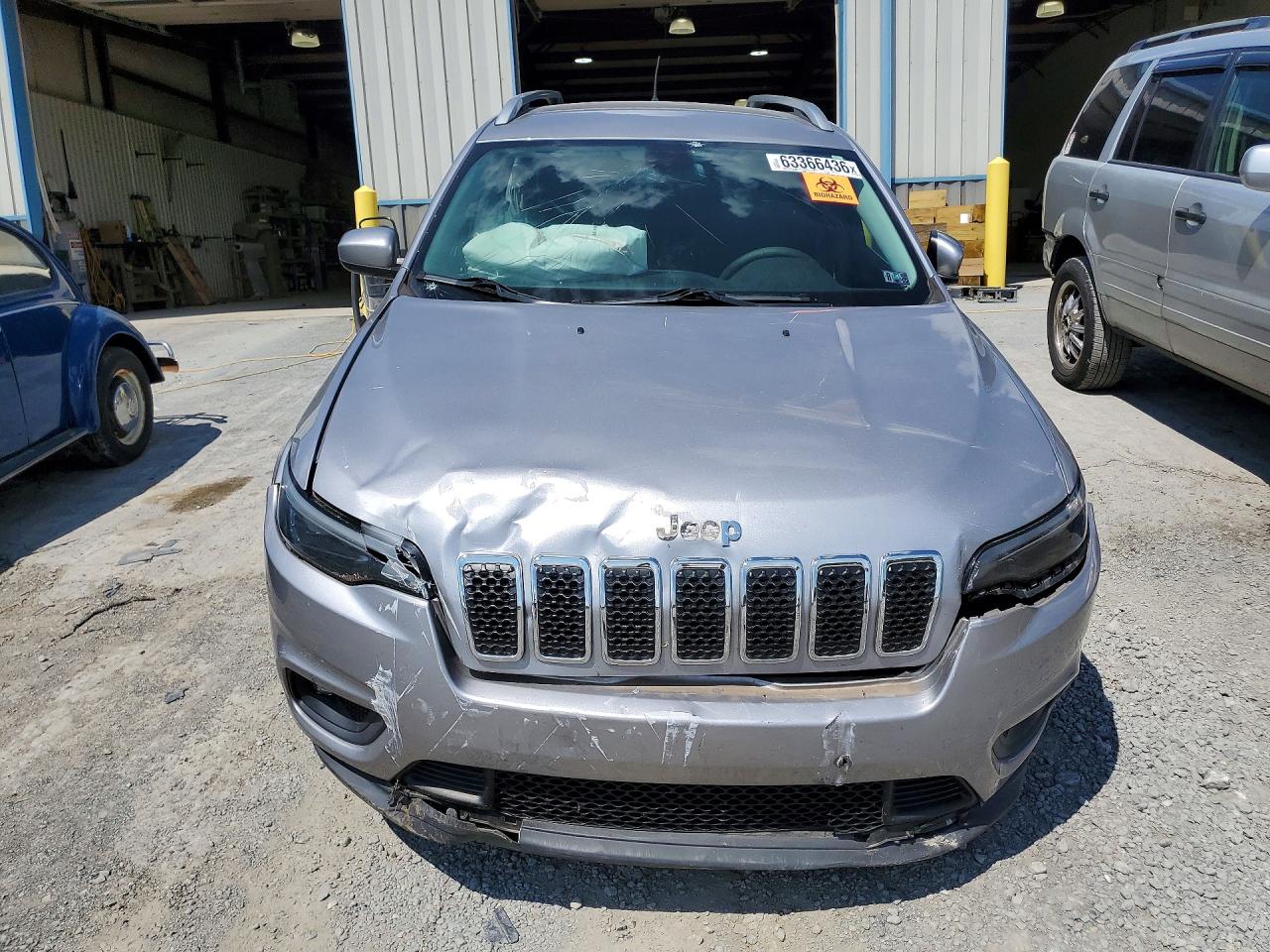 2019 Jeep Cherokee Latitude Silver vin: 1C4PJMCB5KD280719